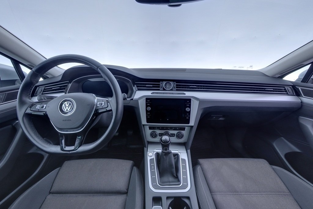 Volkswagen Passat 2018, bild 7/10
