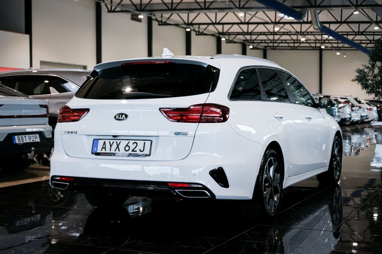 Kia Ceed Sportswagon Plug-in Hybrid DCT 2021, photo 6/10