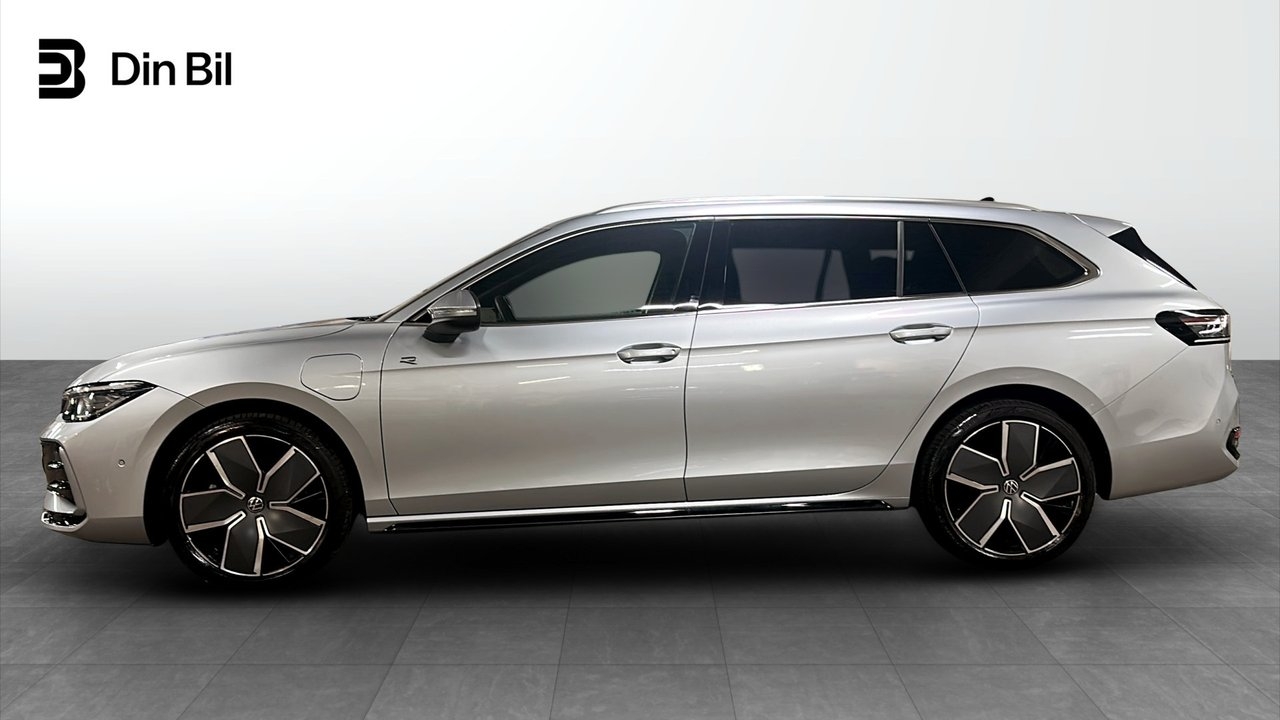Volkswagen Passat 2025, bild 2/10