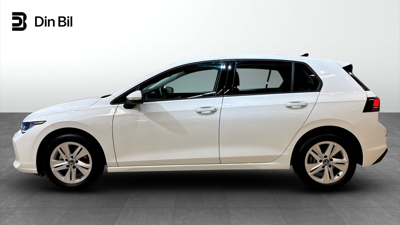 Volkswagen Golf eTSI150 DSG 2026, photo 2/10