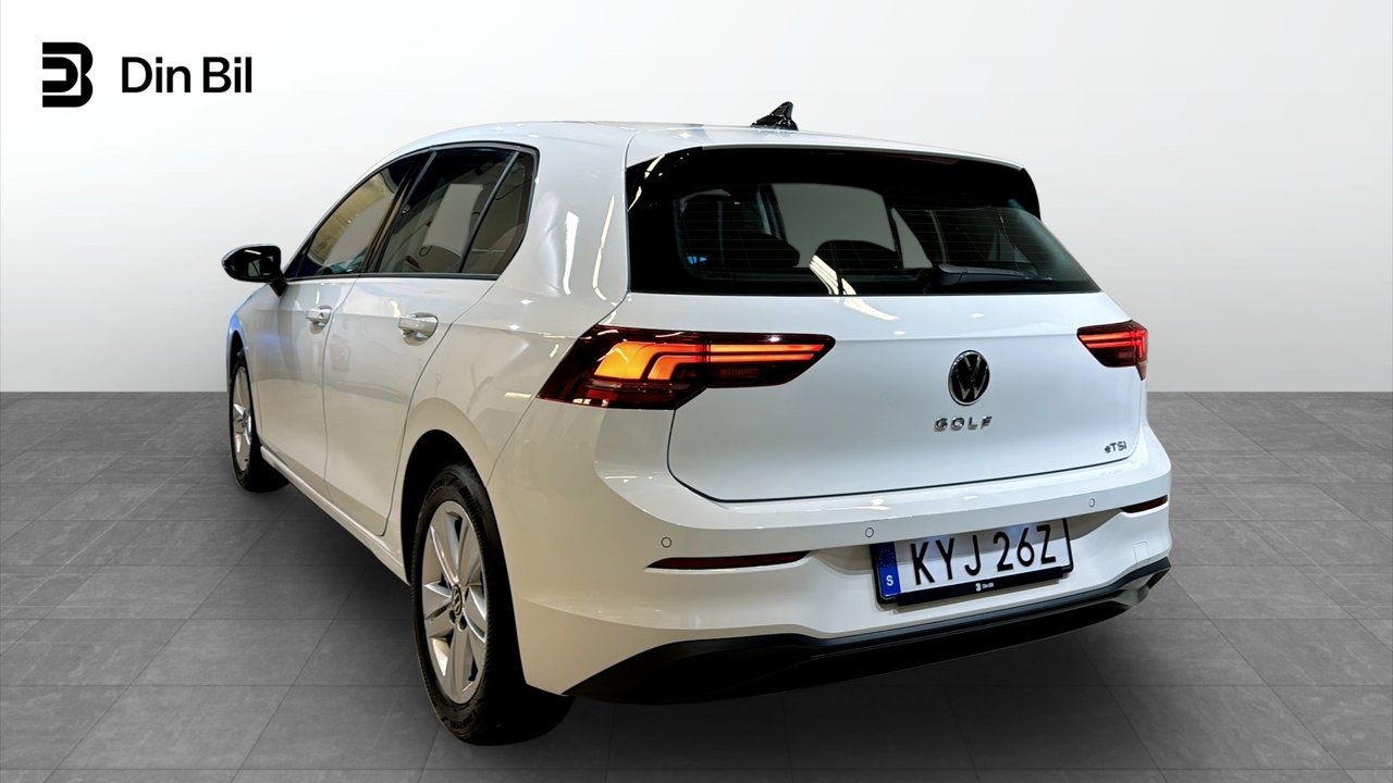 Volkswagen Golf eTSI150 DSG 2026, photo 3/10