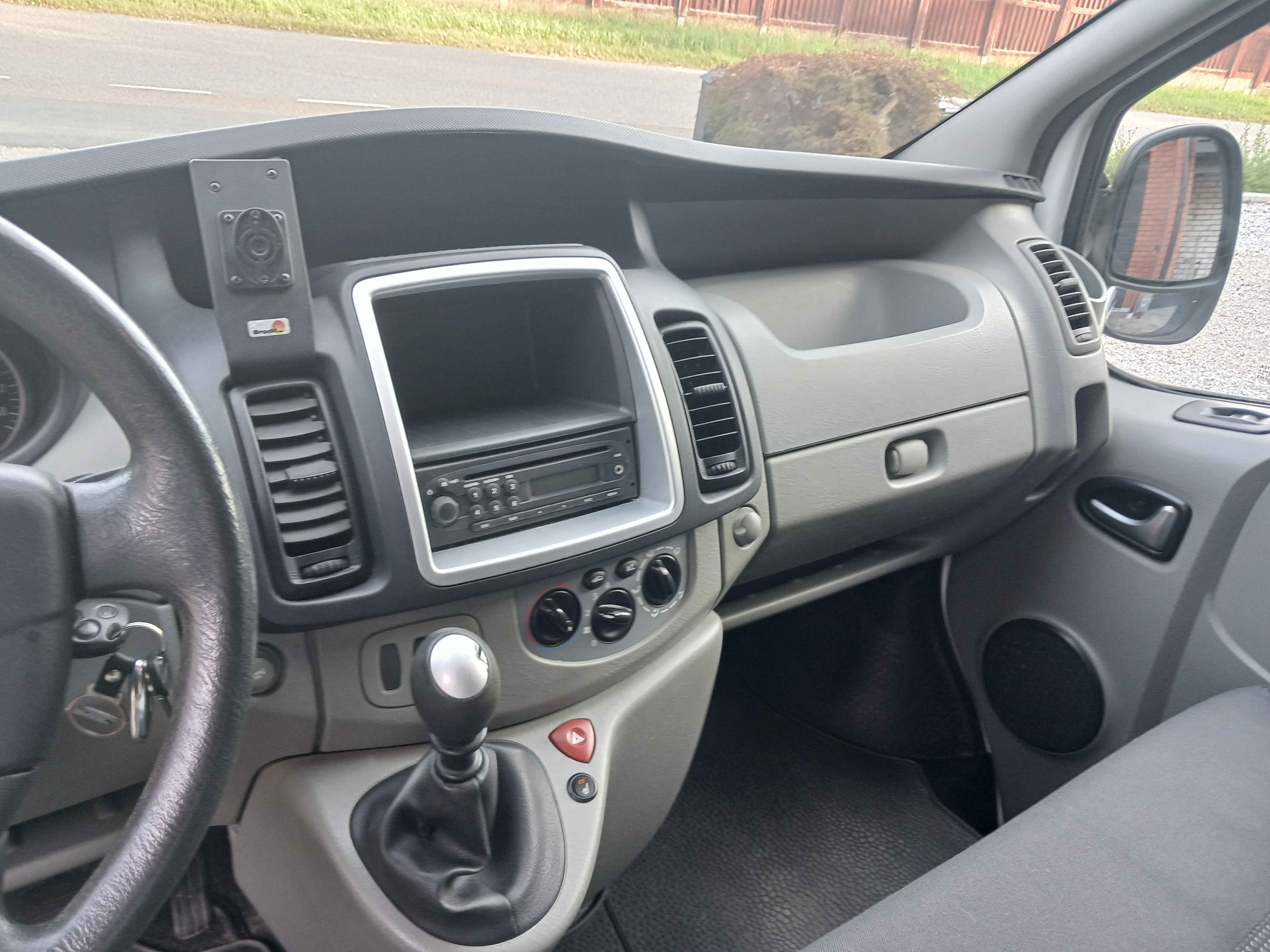 Opel Vivaro 2011, bild 6/10