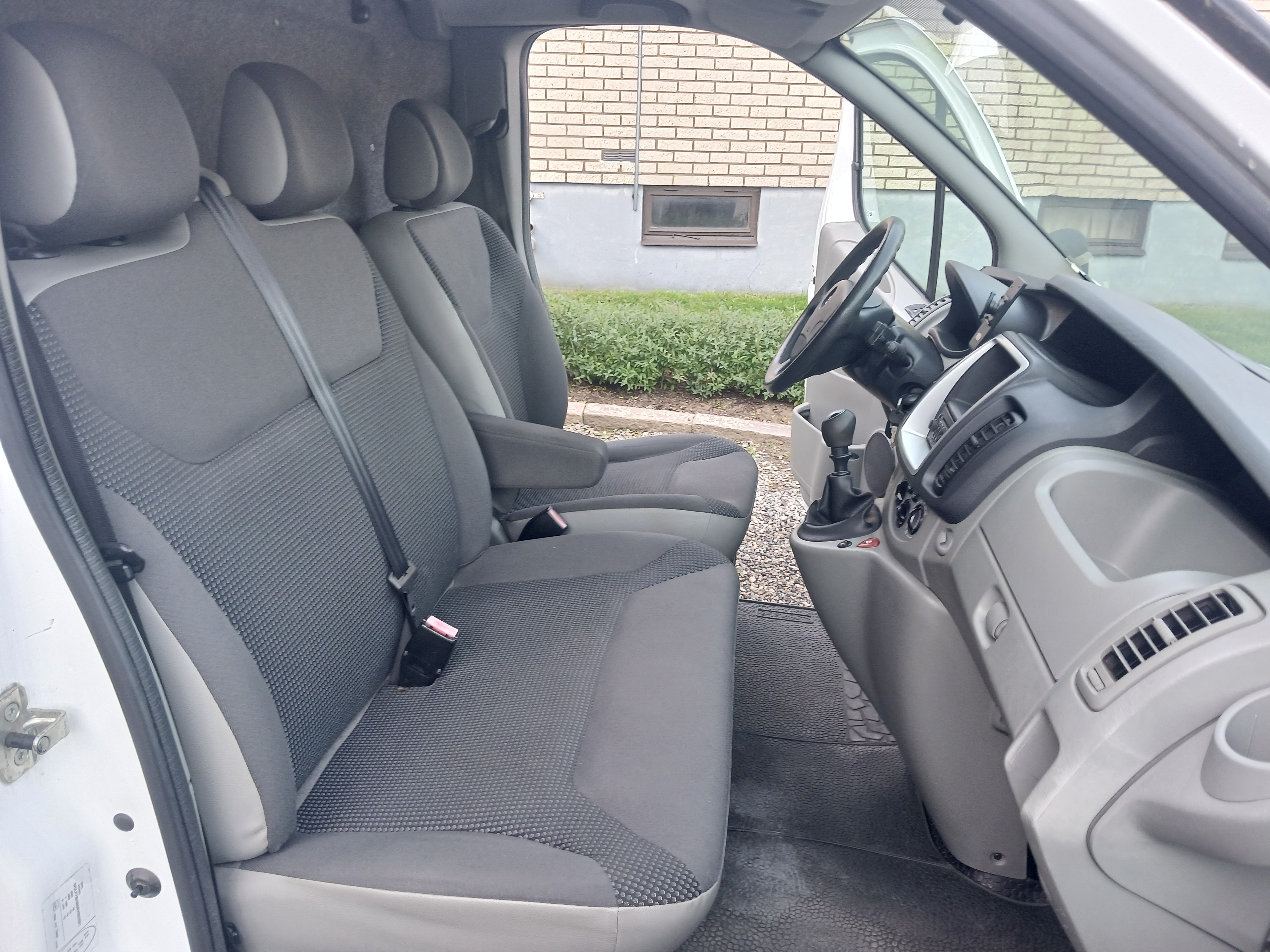 Opel Vivaro 2011, bild 7/10