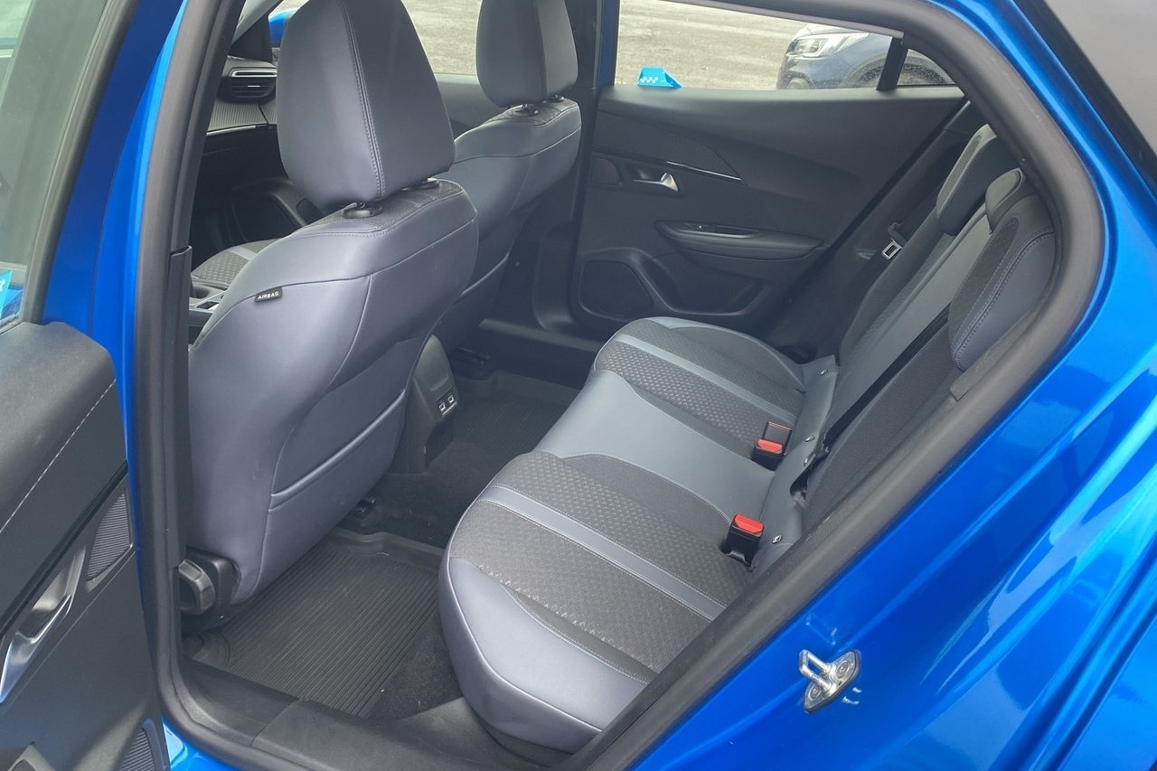 Peugeot 2008 2020, photo 7/8