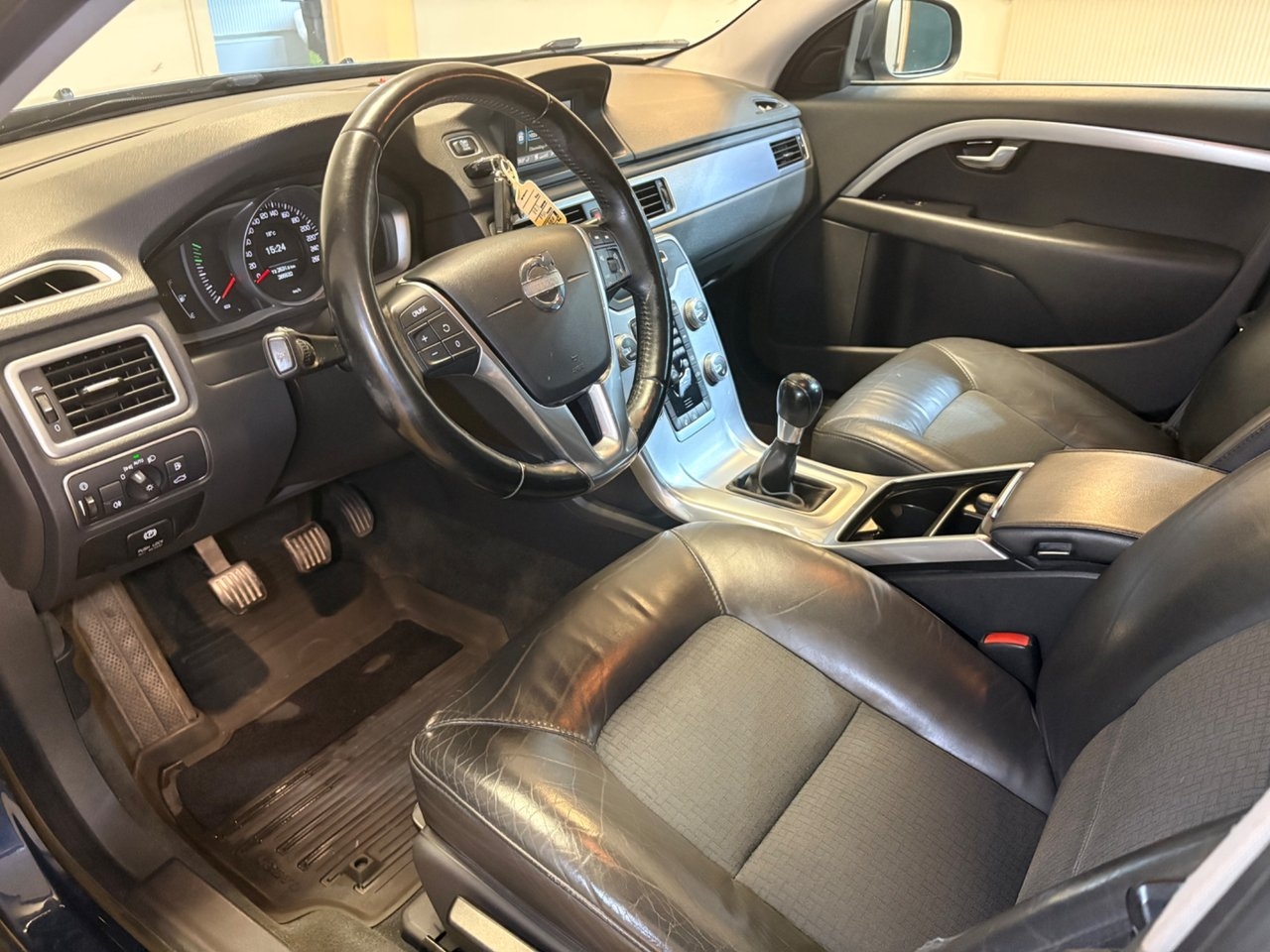Volvo V70 2015, photo 6/10
