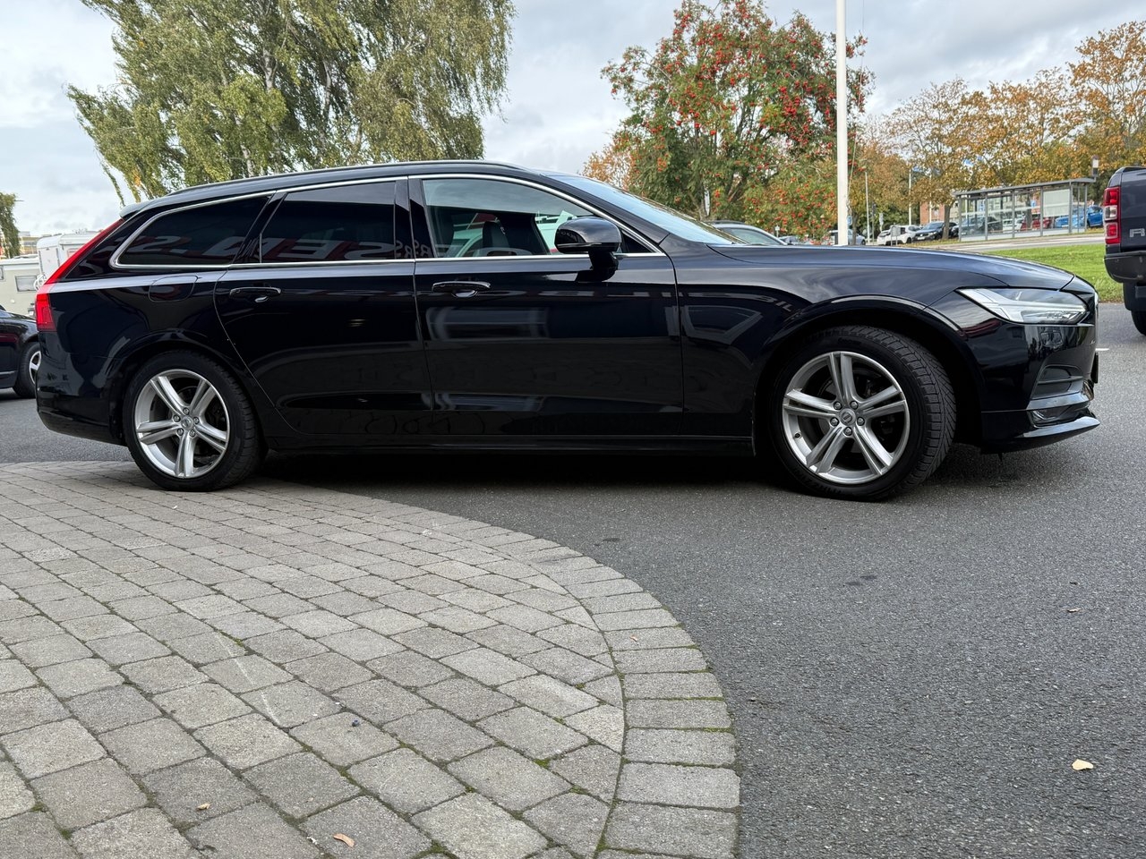 Volvo V90 D4 Geartronic Momentum Euro 6 2019, kuva 3/10