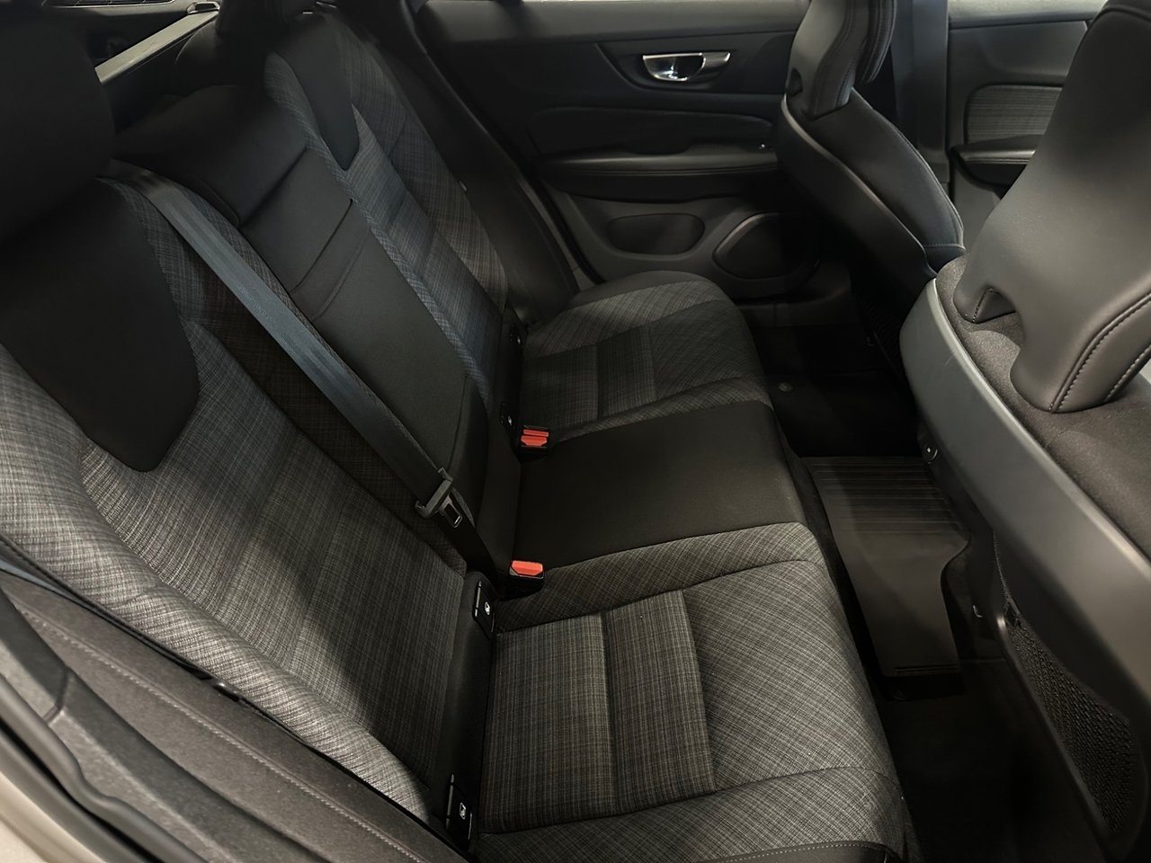 Volvo V60 B3 Core 2023, bild 7/10