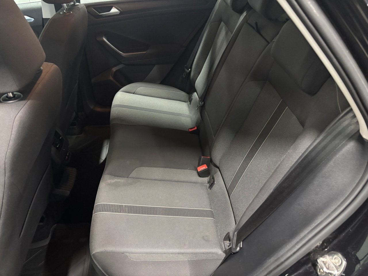 Volkswagen T-Roc 1.0 TSI 2022, photo 5/7