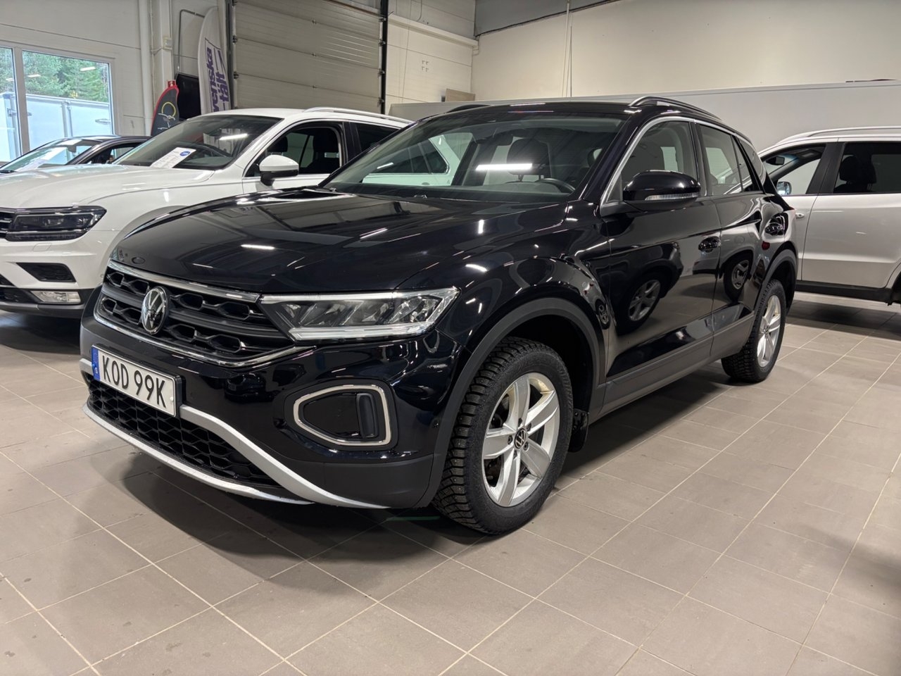 Volkswagen T-Roc 1.0 TSI 2022, photo 2/7