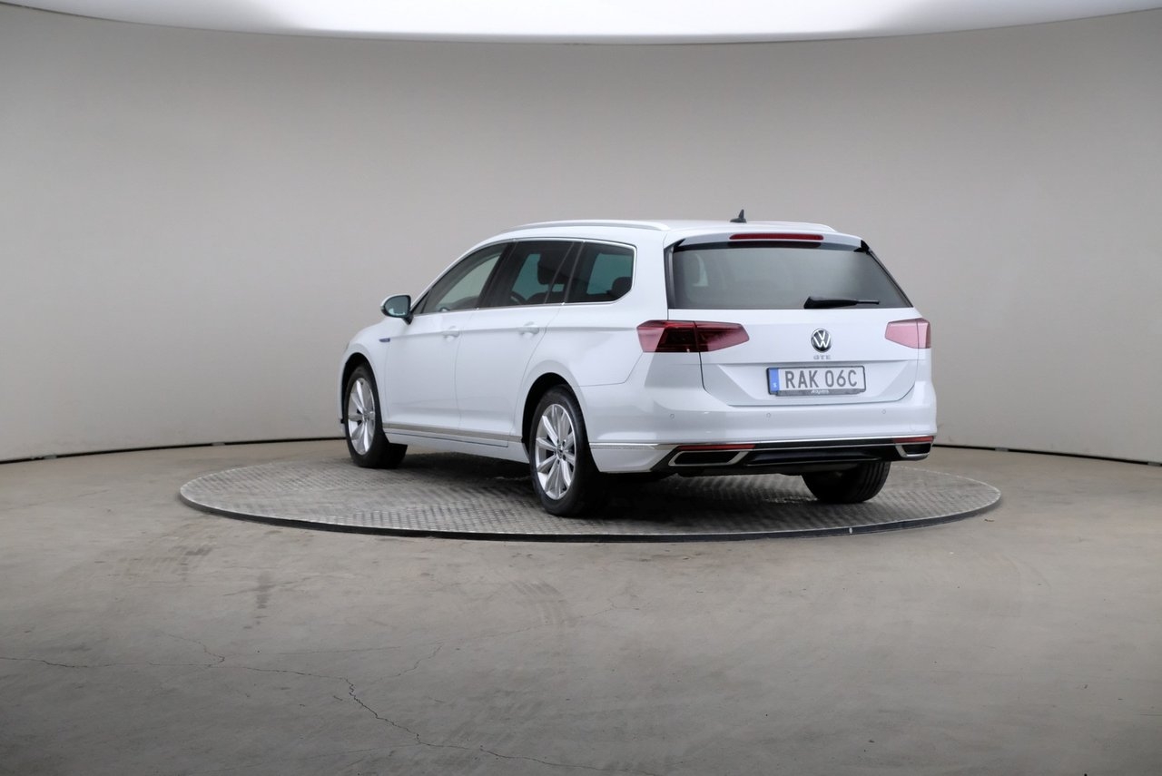 Volkswagen Passat 2023, bild 2/10