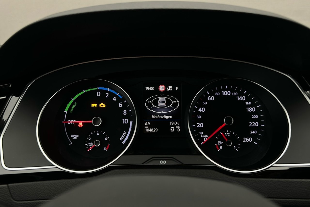 Volkswagen Passat 2023, bild 7/10