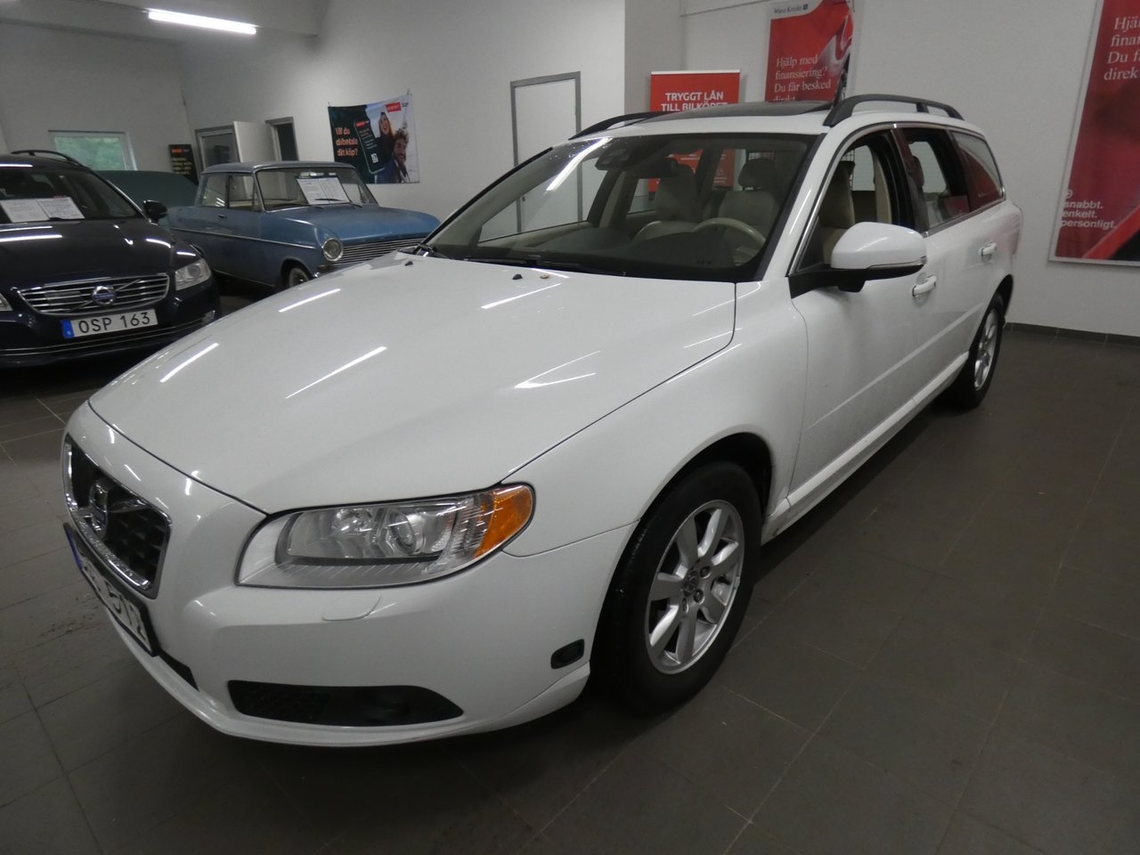 Volvo V70 T4F Powershift Momentum Euro 5 2013, bild 3/10