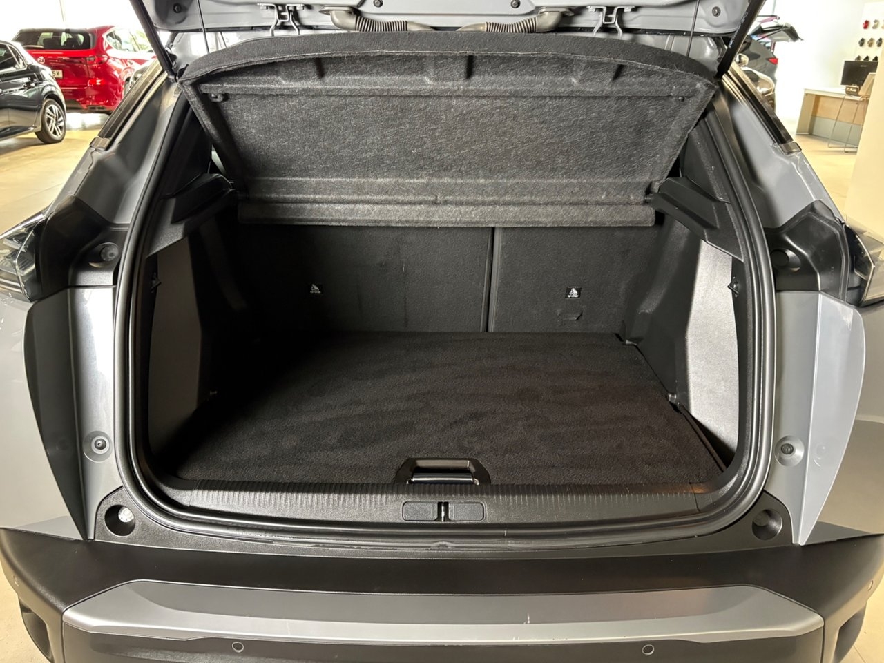 Peugeot 2008 GT Hybrid 145hk AUT 2025, kuva 6/10