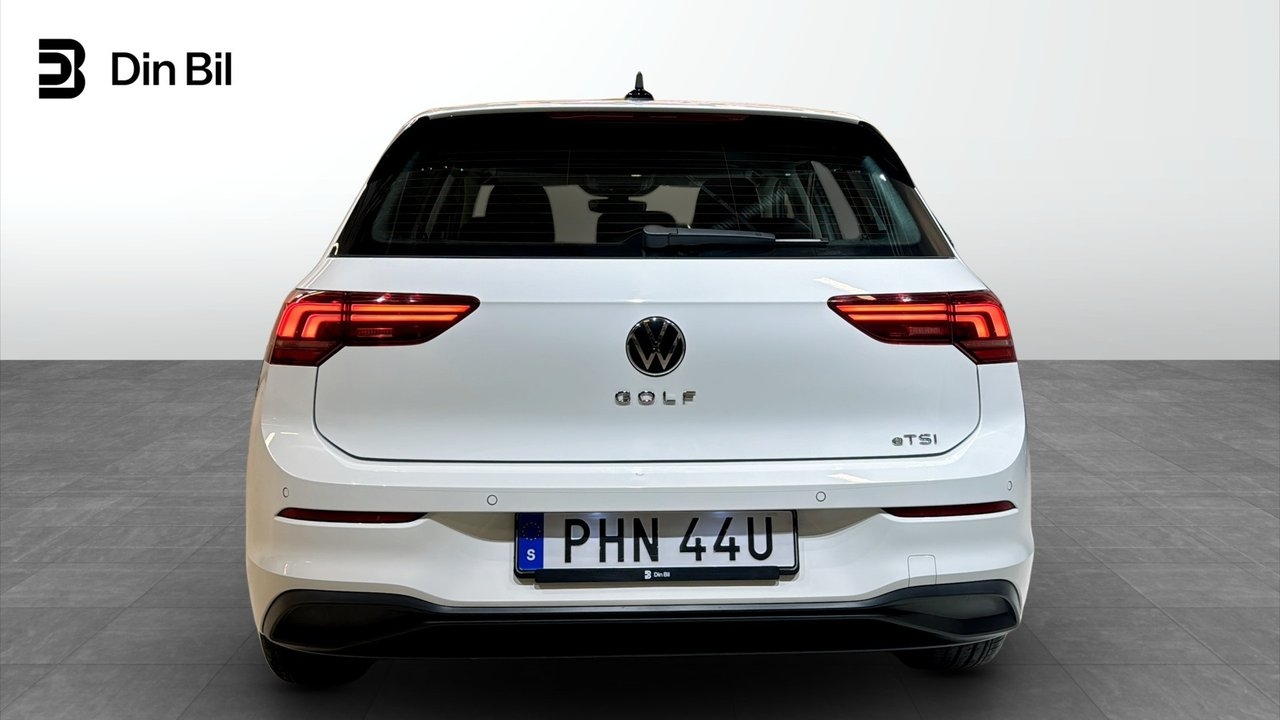 Volkswagen Golf eTSI150 DSG 2026, photo 5/10