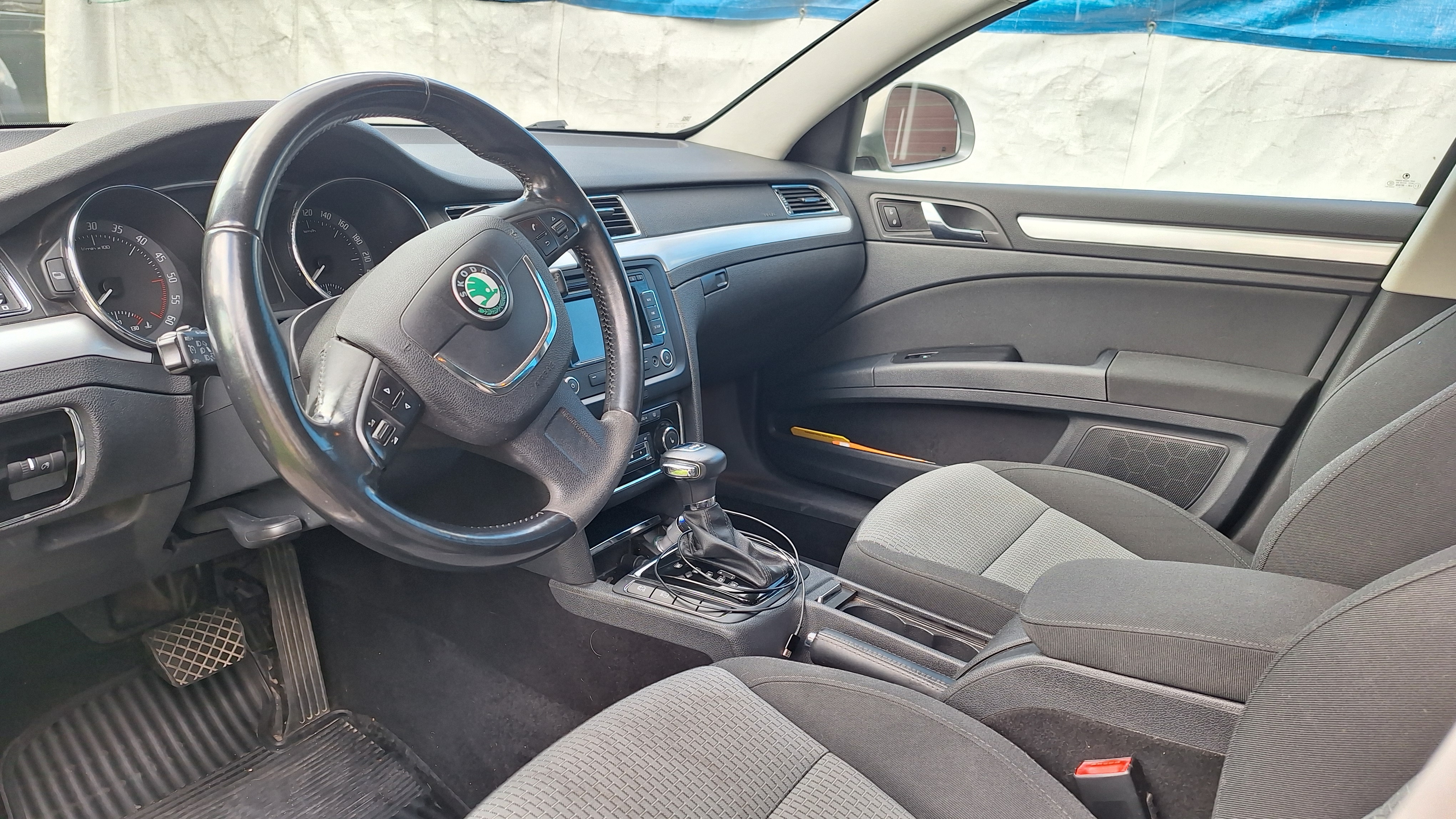 Skoda Superb 2012, bild 5/10