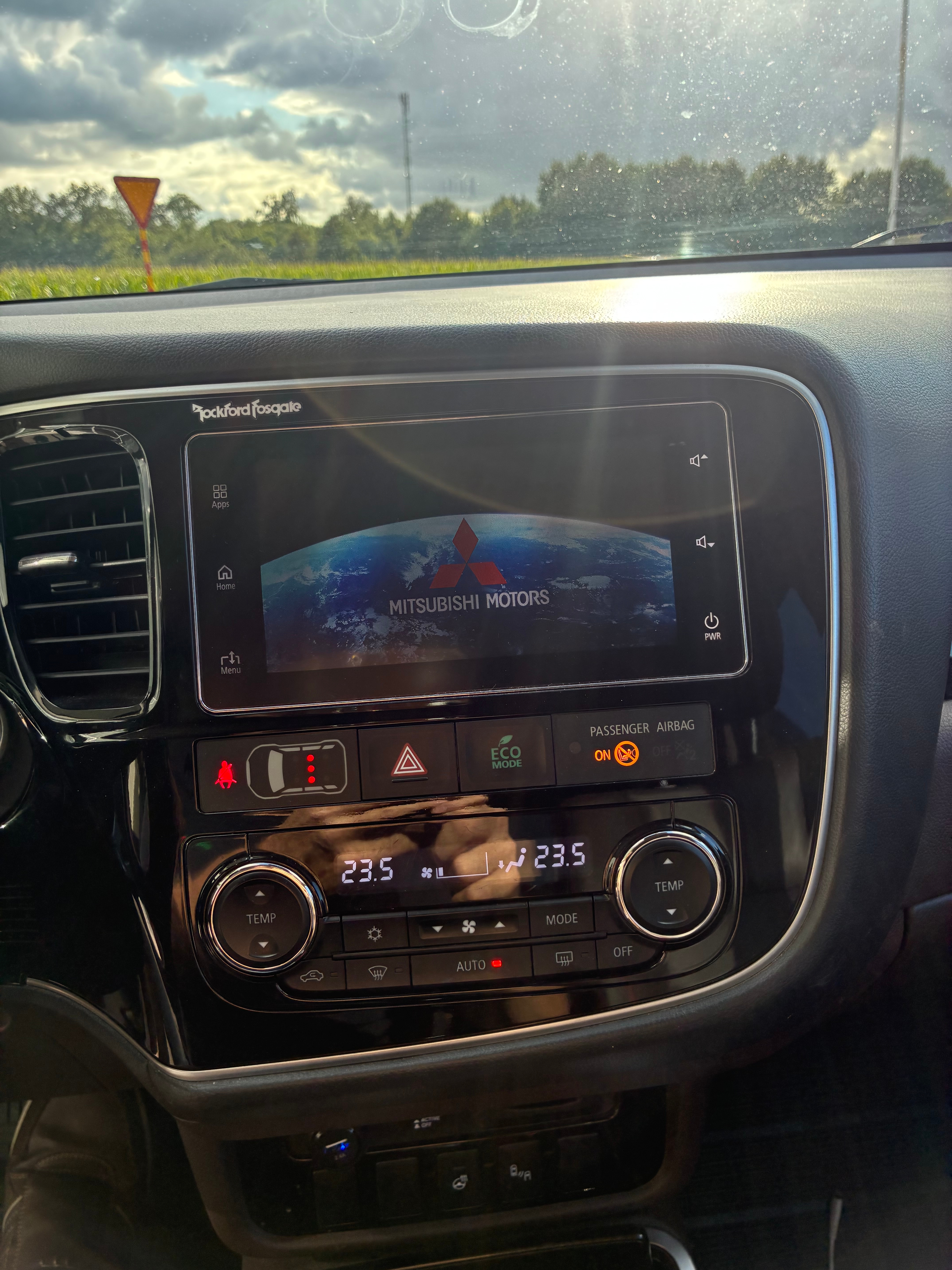 Mitsubishi Outlander PHEV CVT 2018, bild 6/10