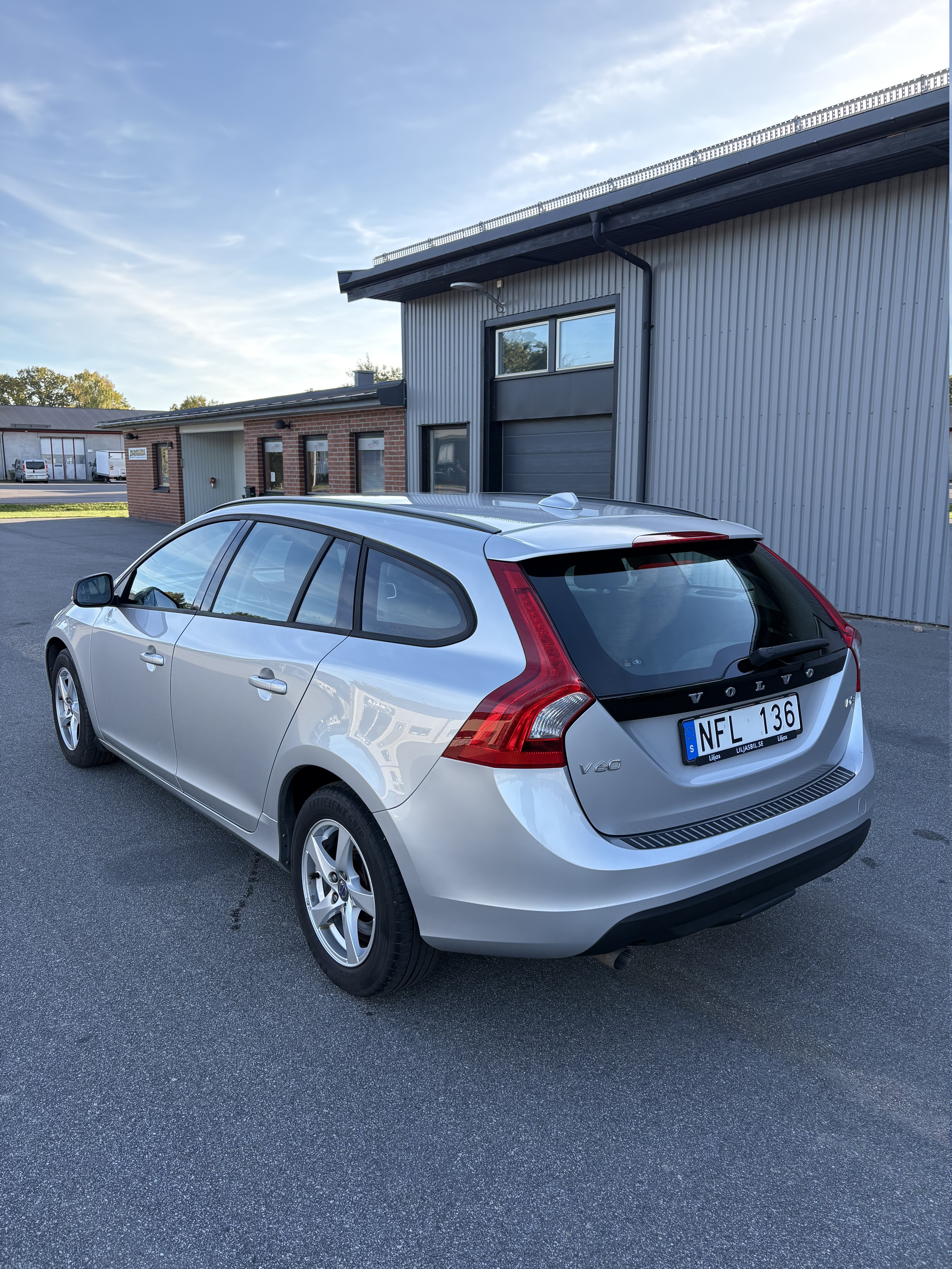 Volvo V60 D2 Manuell 2013, bild 2/5