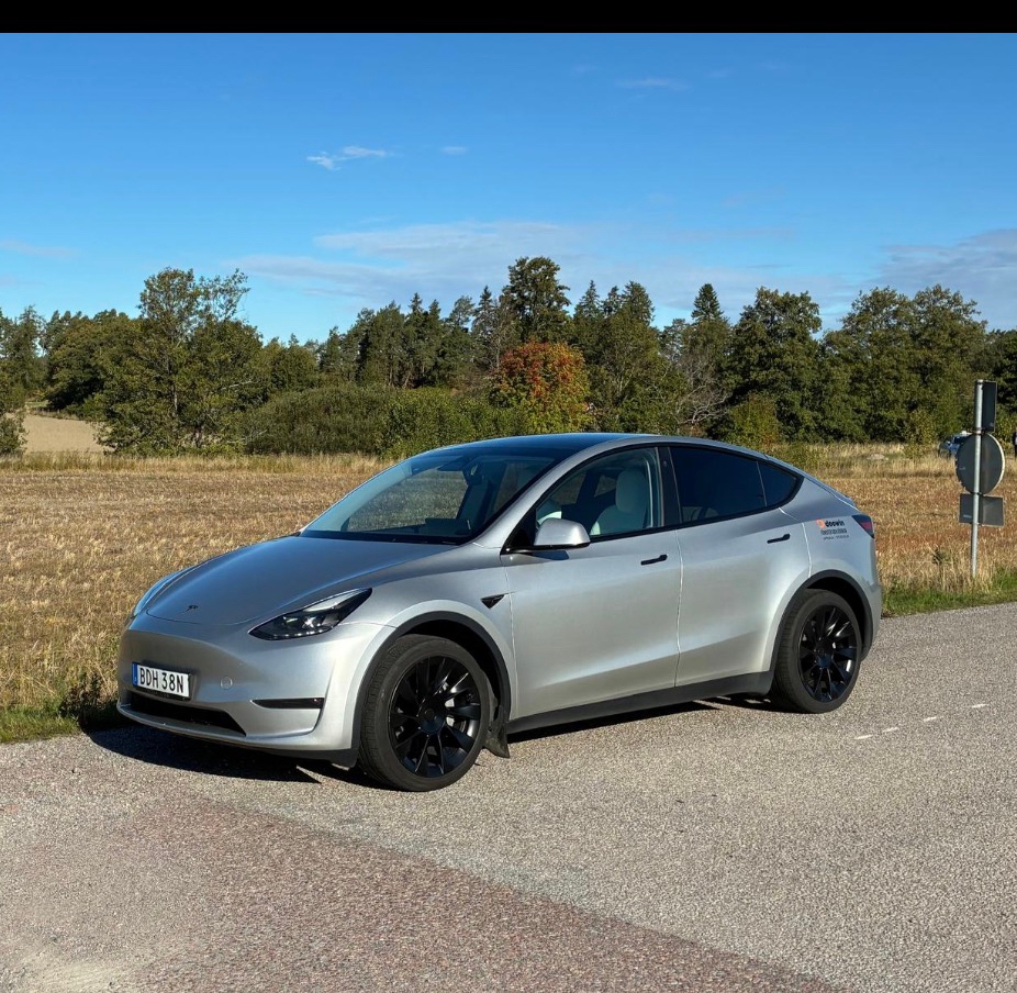 Tesla Model Y Long Range AWD 2023, bild 2/10