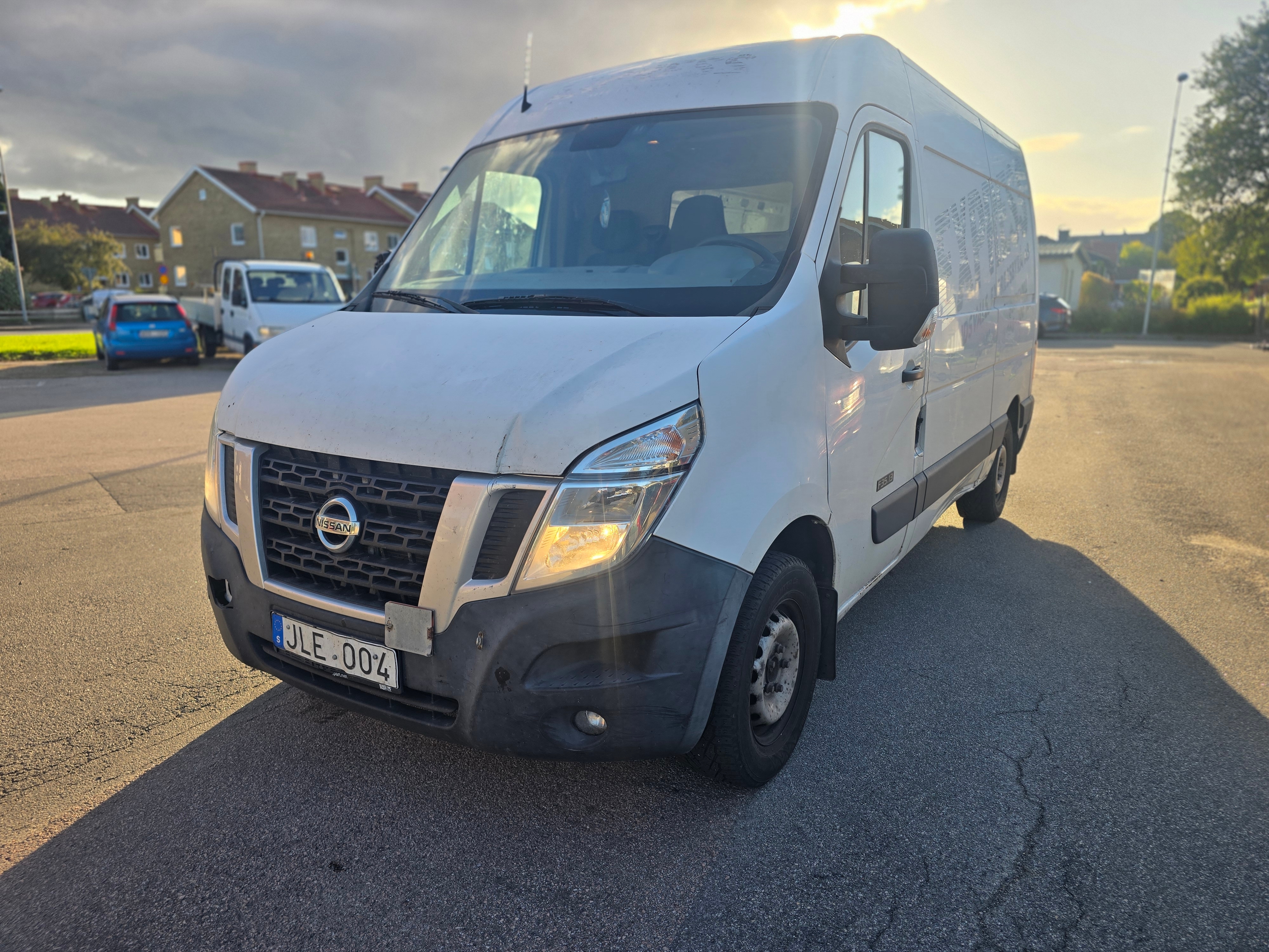 Nissan NV400
