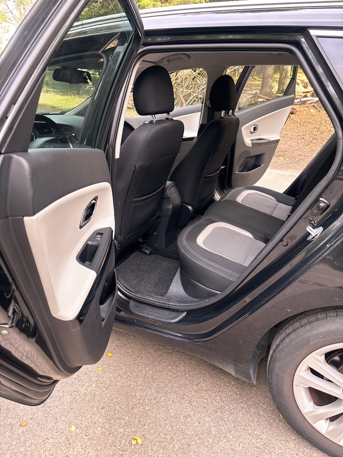 Kia Ceed _sw 1.6 CRDi Manuell 2015, kuva 6/10