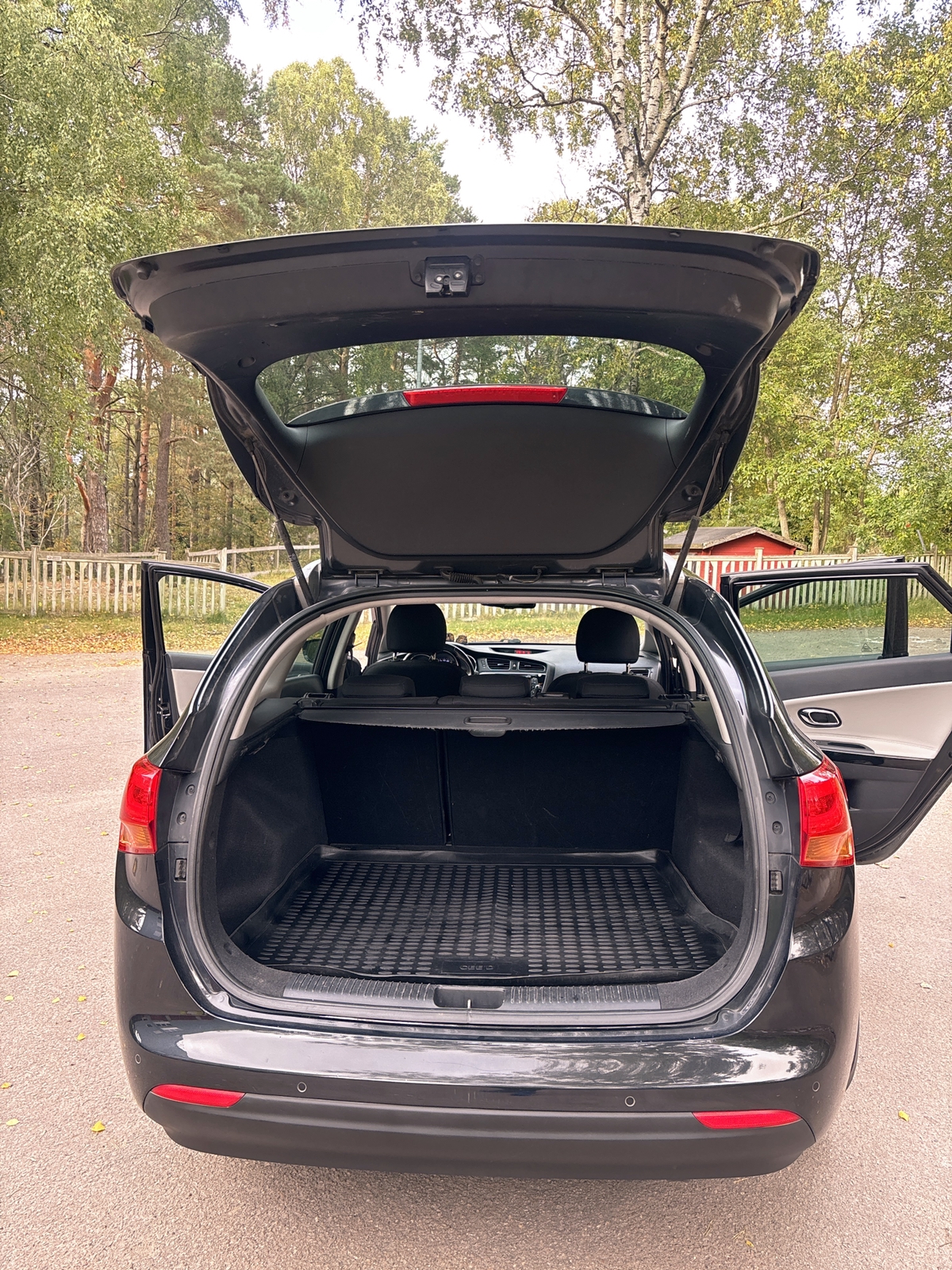 Kia Ceed _sw 1.6 CRDi Manuell 2015, kuva 4/10