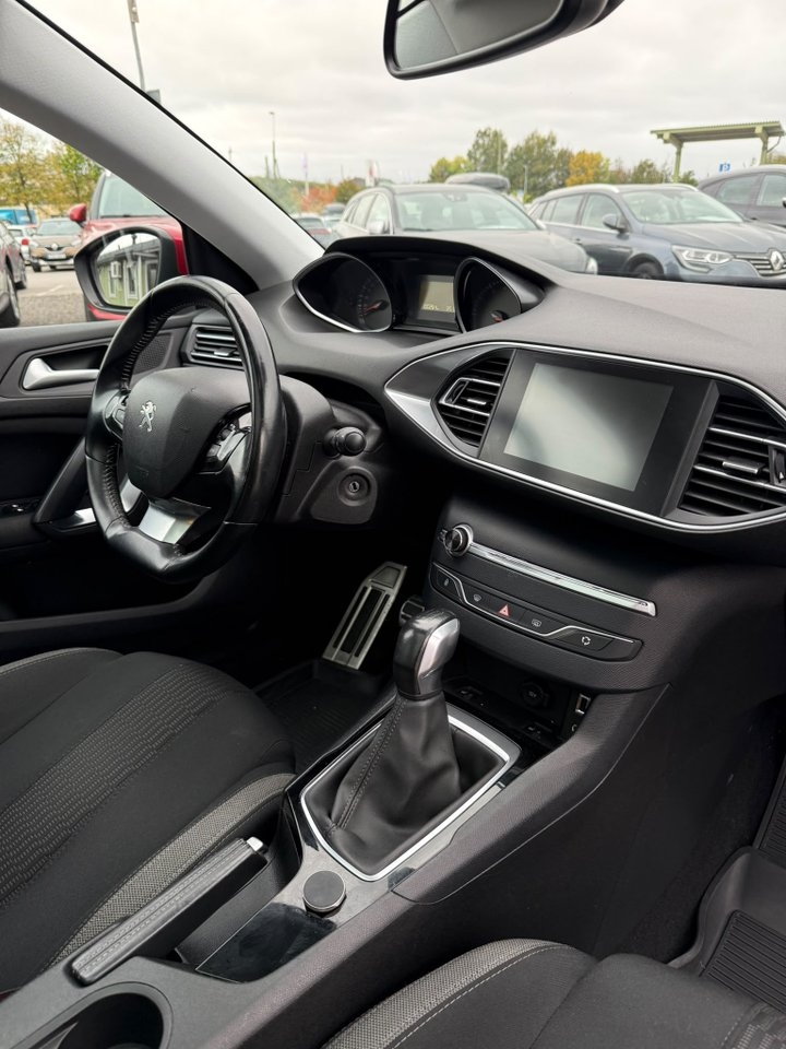 Peugeot 308 2016, kuva 6/10