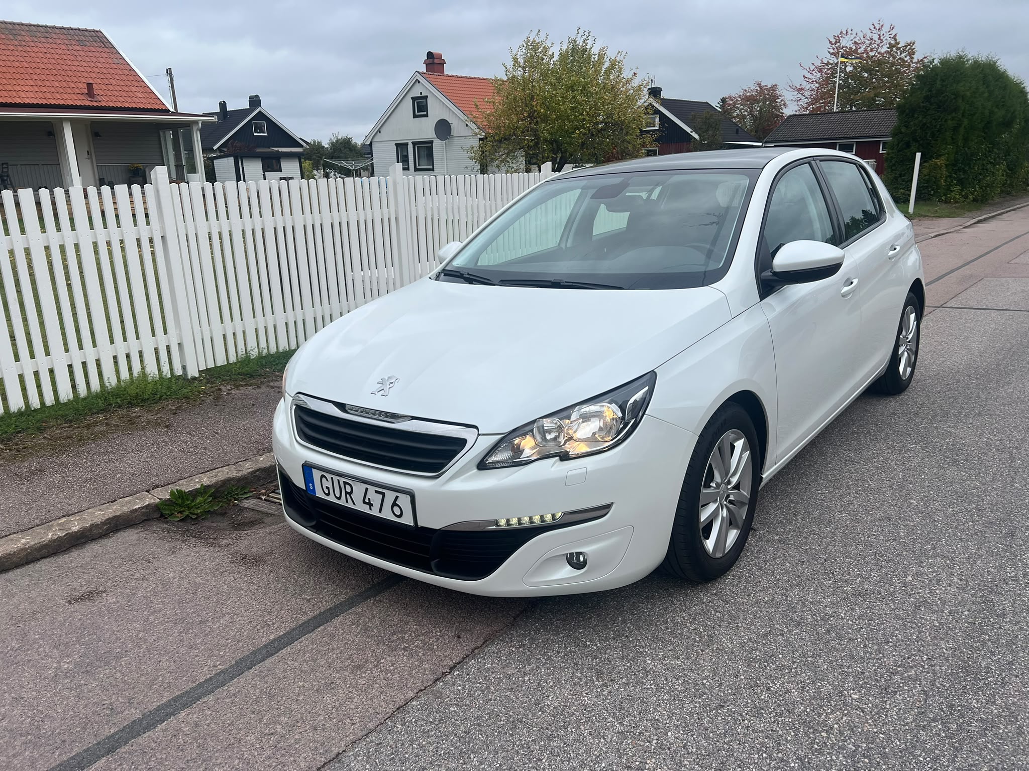 Peugeot 308 1.2 PureTech 130 Automatisk 2015, bild 2/10