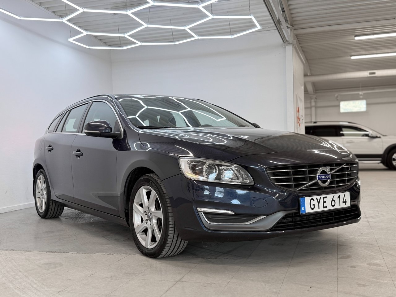 Volvo V60 2014, photo 4/10
