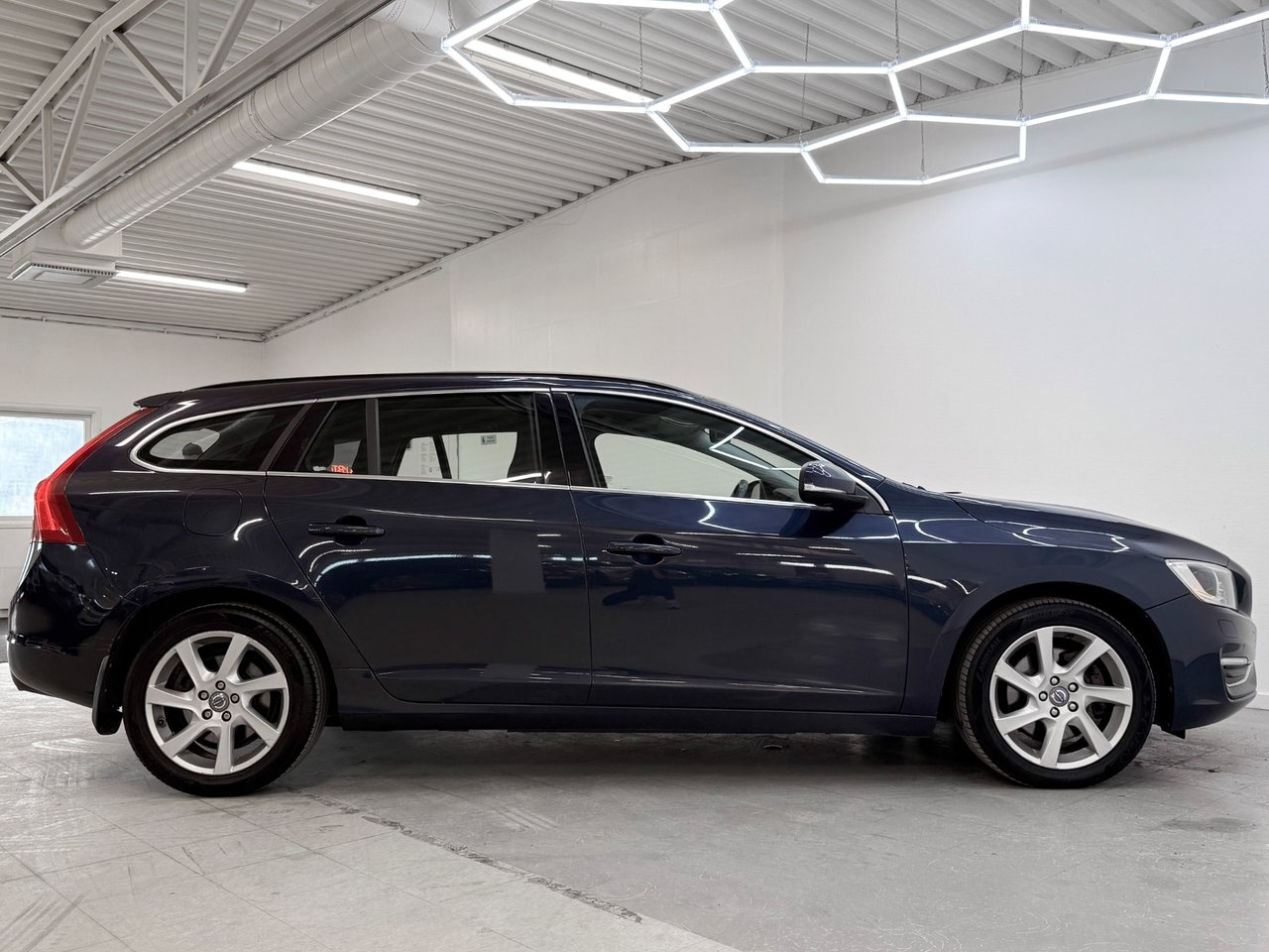 Volvo V60 2014, photo 5/10