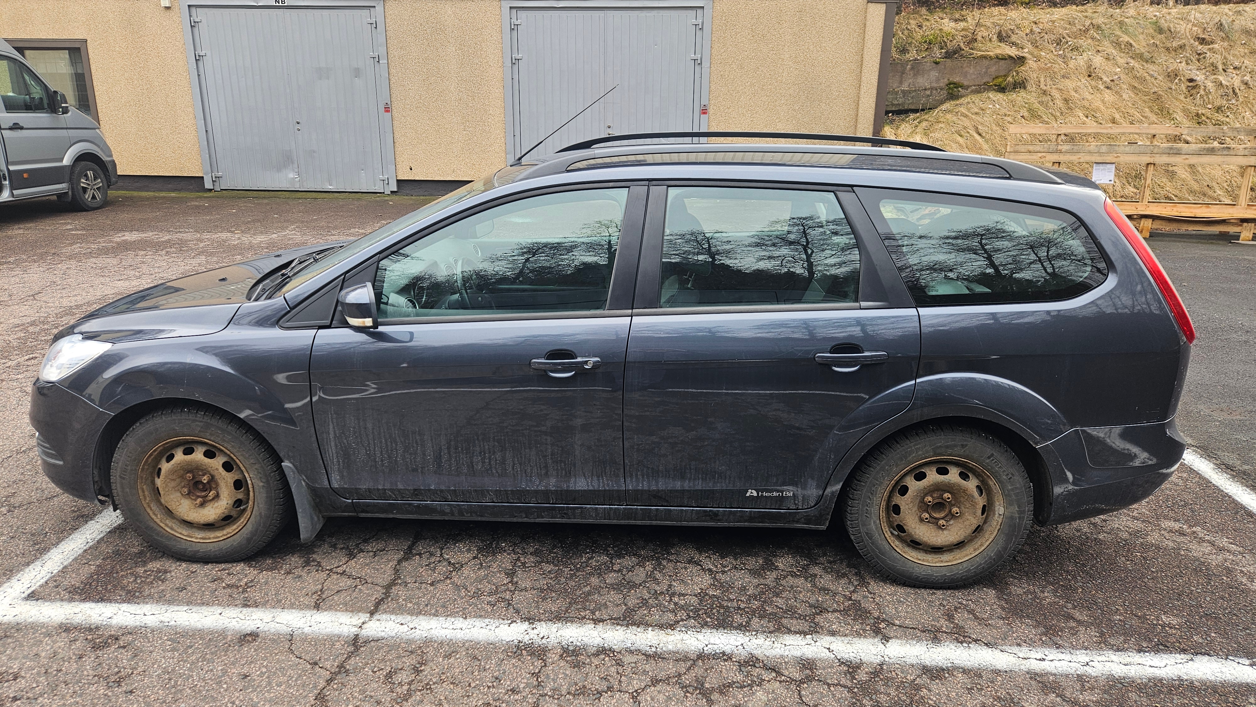 Ford Focus Kombi 1.6 TDCi Manuell 2011, photo 2/7