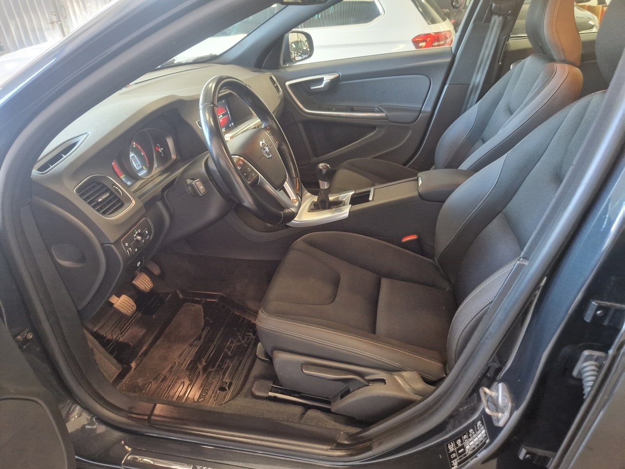 Volvo V60 2015, bild 5/10