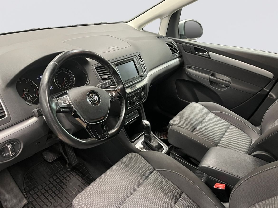 Volkswagen Sharan 2016, photo 6/10