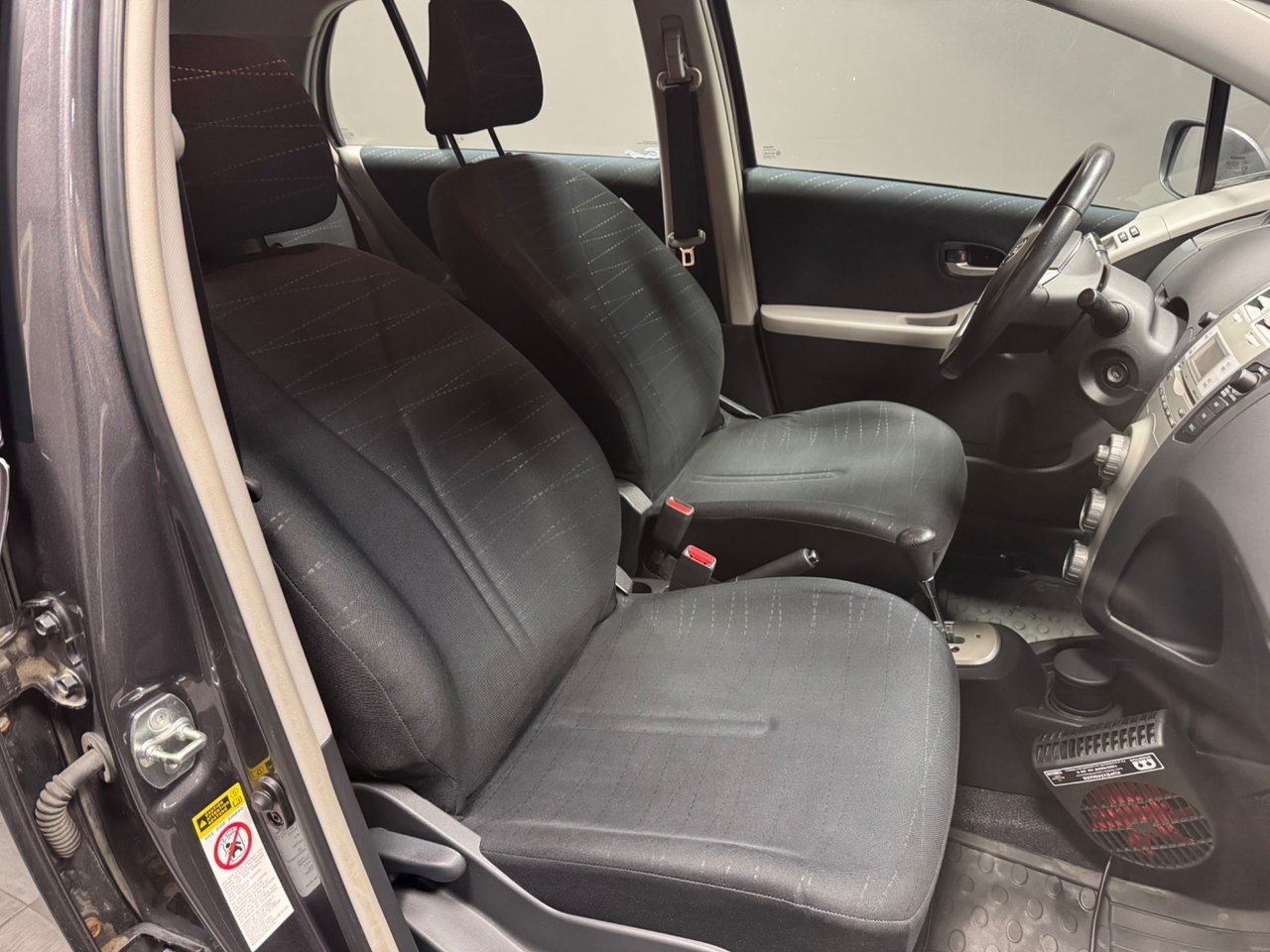 Toyota Yaris 5-dörrar 1.3 VVT-i 2007, kuva 5/9