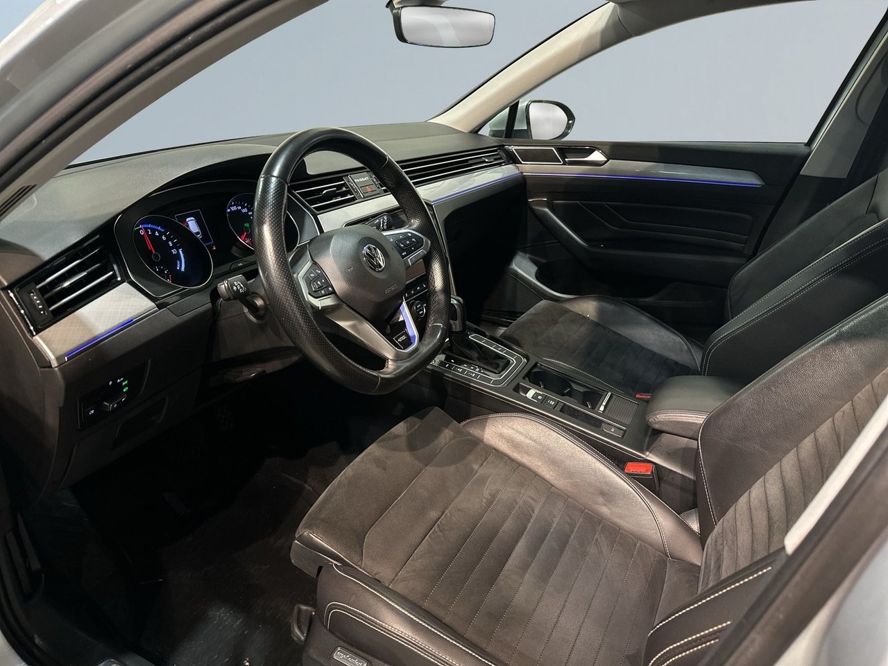 Volkswagen Passat 2020, photo 7/10