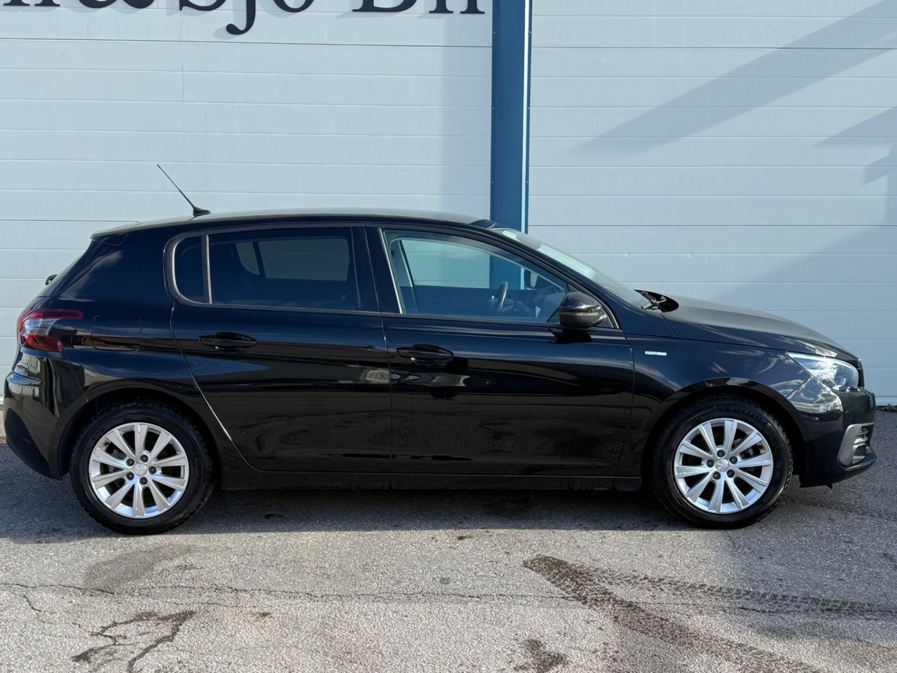 Peugeot 308 1.5 BlueHDi 130 Active 2018, photo 4/10