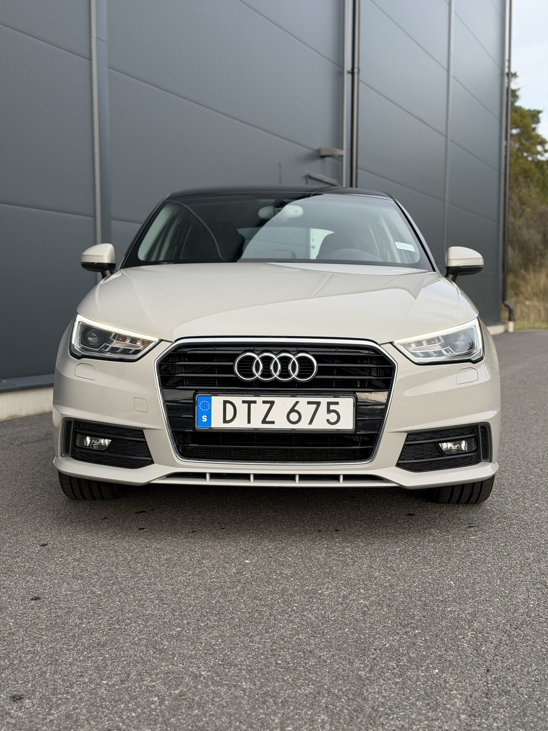 Audi A1 Sportback 1.4 TFSI S Tronic 2017, photo 3/9