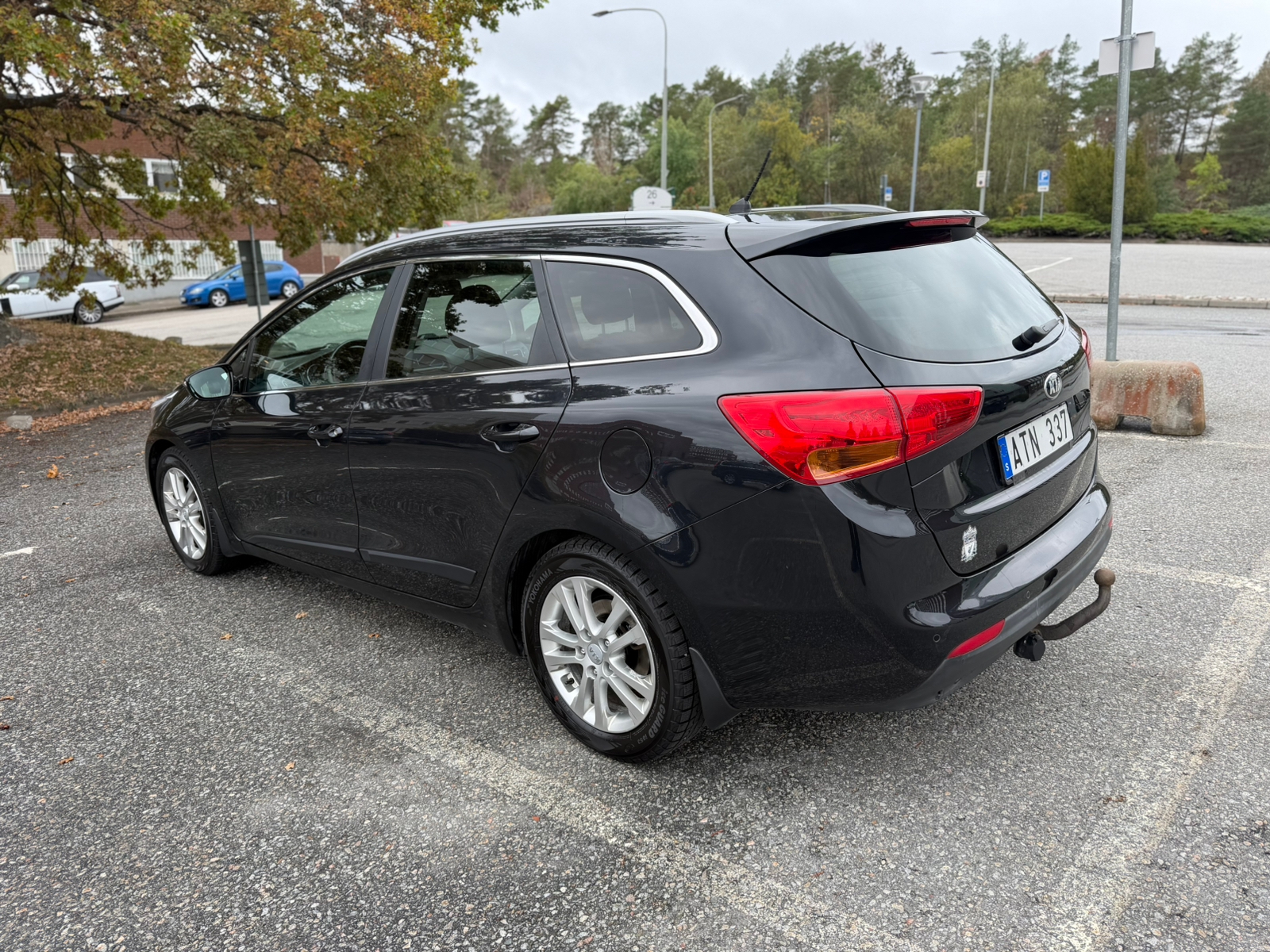 Kia Ceed _sw 1.6 CRDi Manuell 2013, kuva 3/6