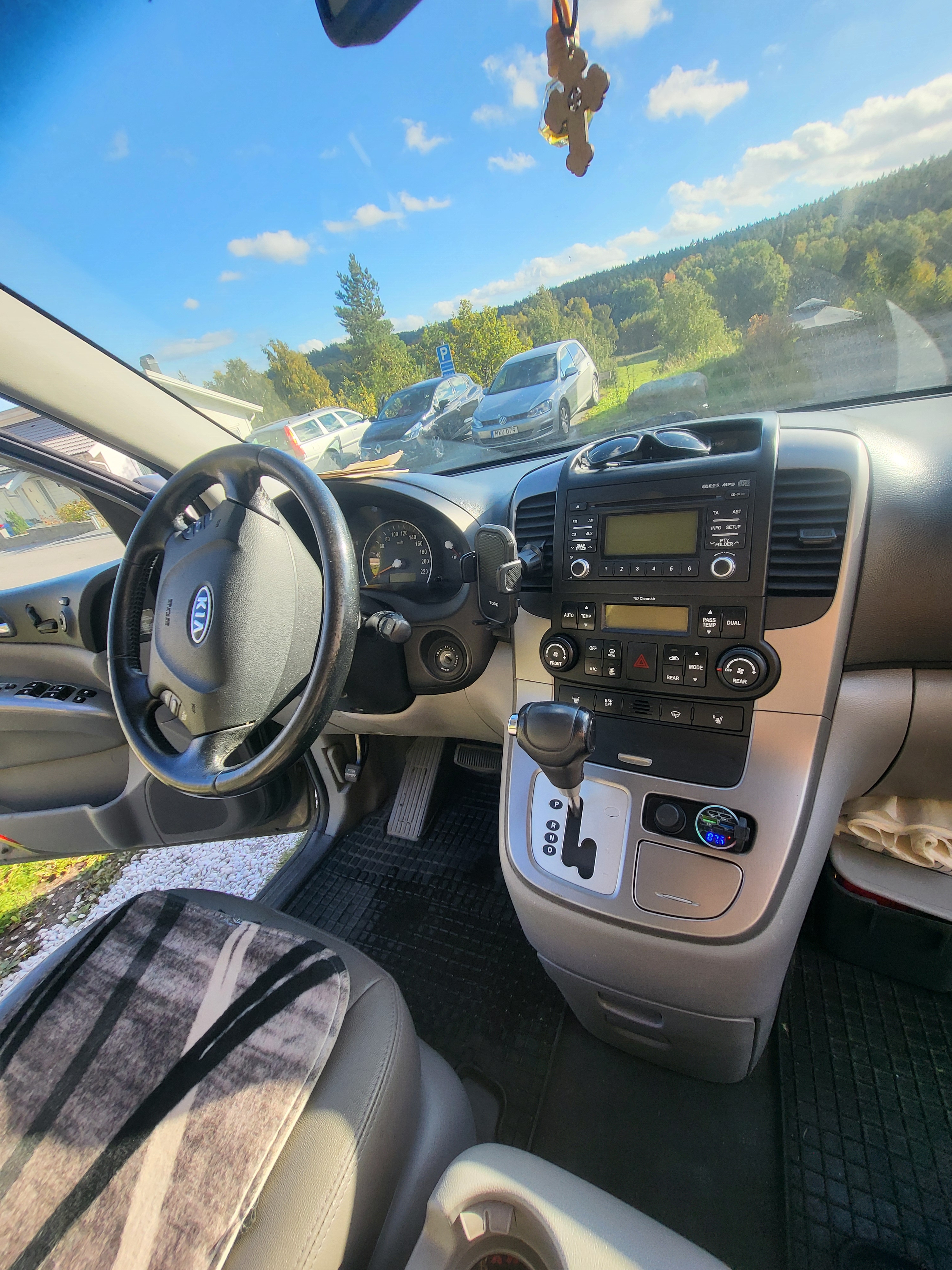 Kia Carnival 2011, bild 6/10