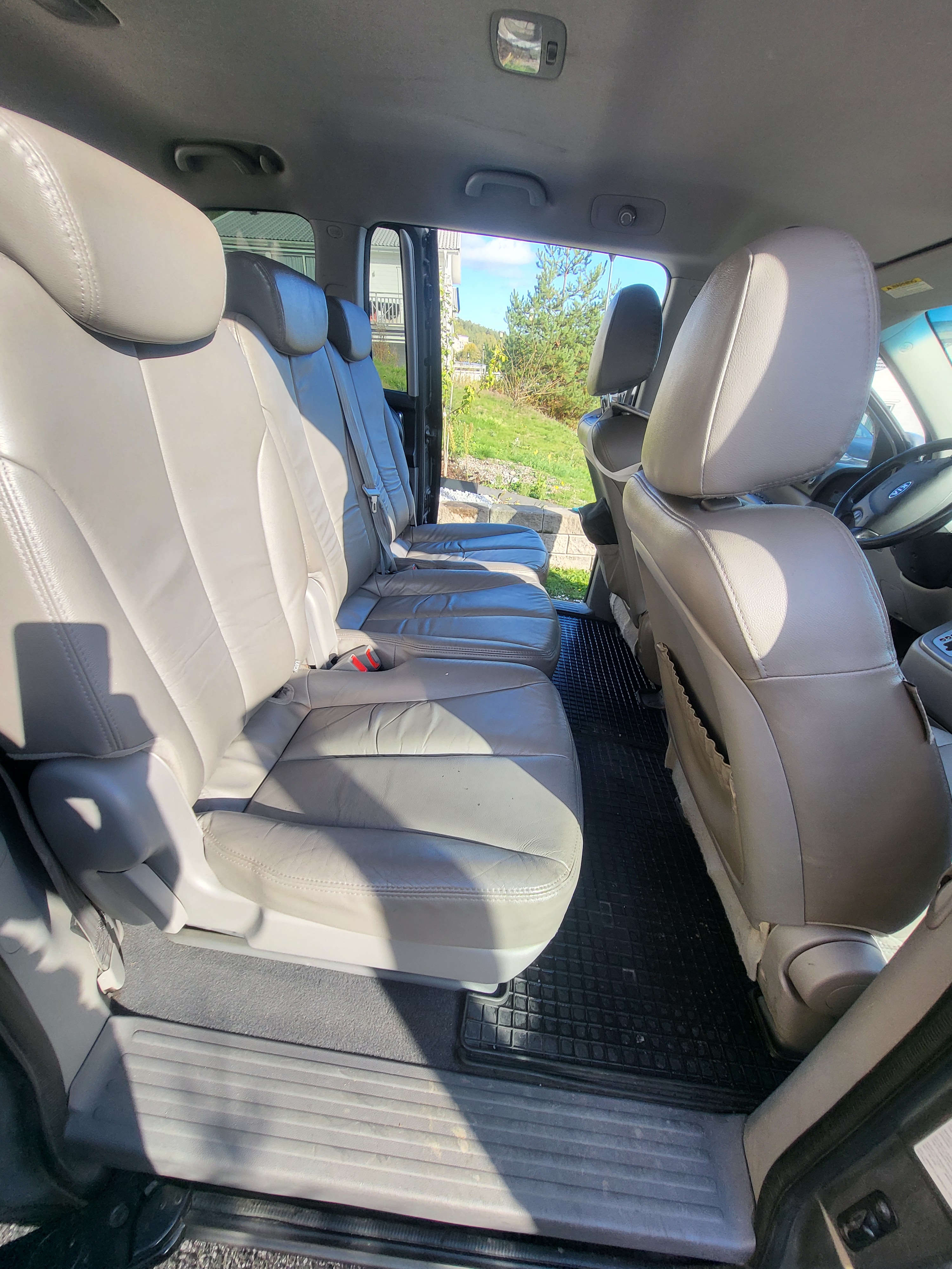 Kia Carnival 2011, bild 3/10