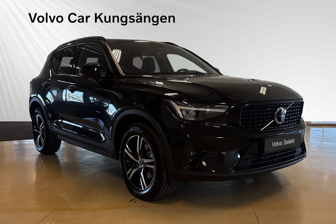 Volvo XC40 B3 FWD Bensin Plus Dark 2026, photo 6/10