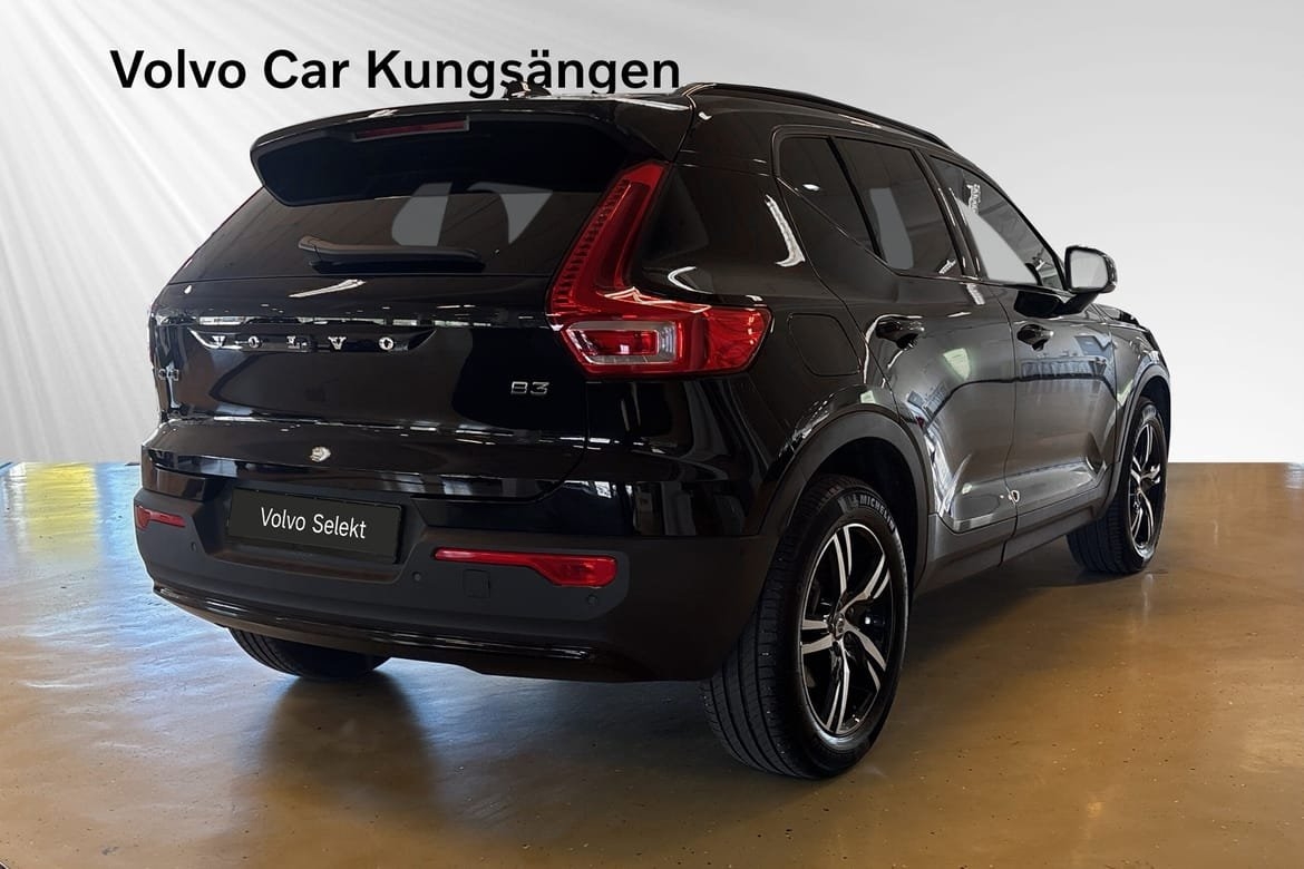 Volvo XC40 B3 FWD Bensin Plus Dark 2026, photo 5/10