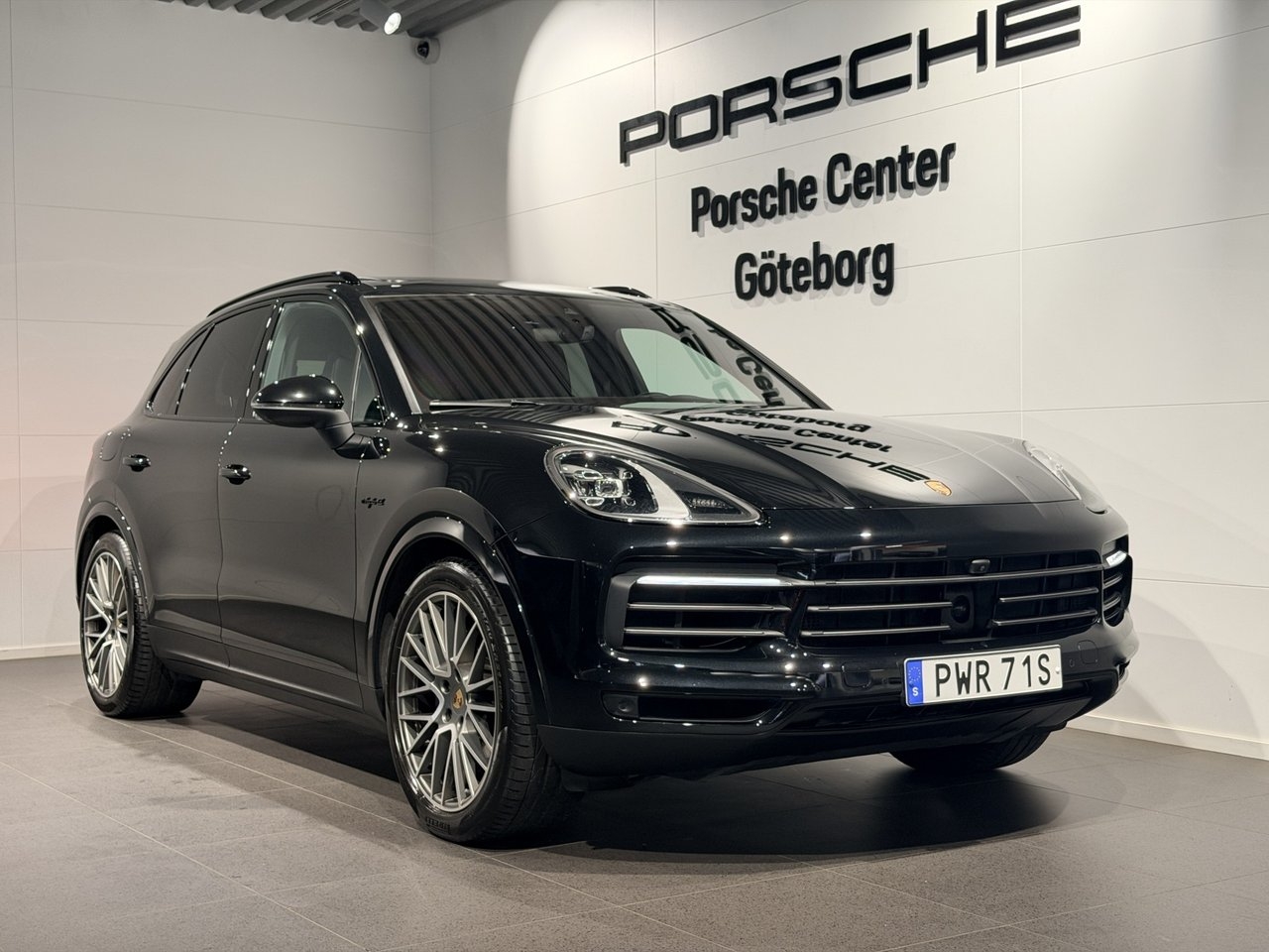 Porsche Cayenne E-Hybrid 2023, kuva 2/10