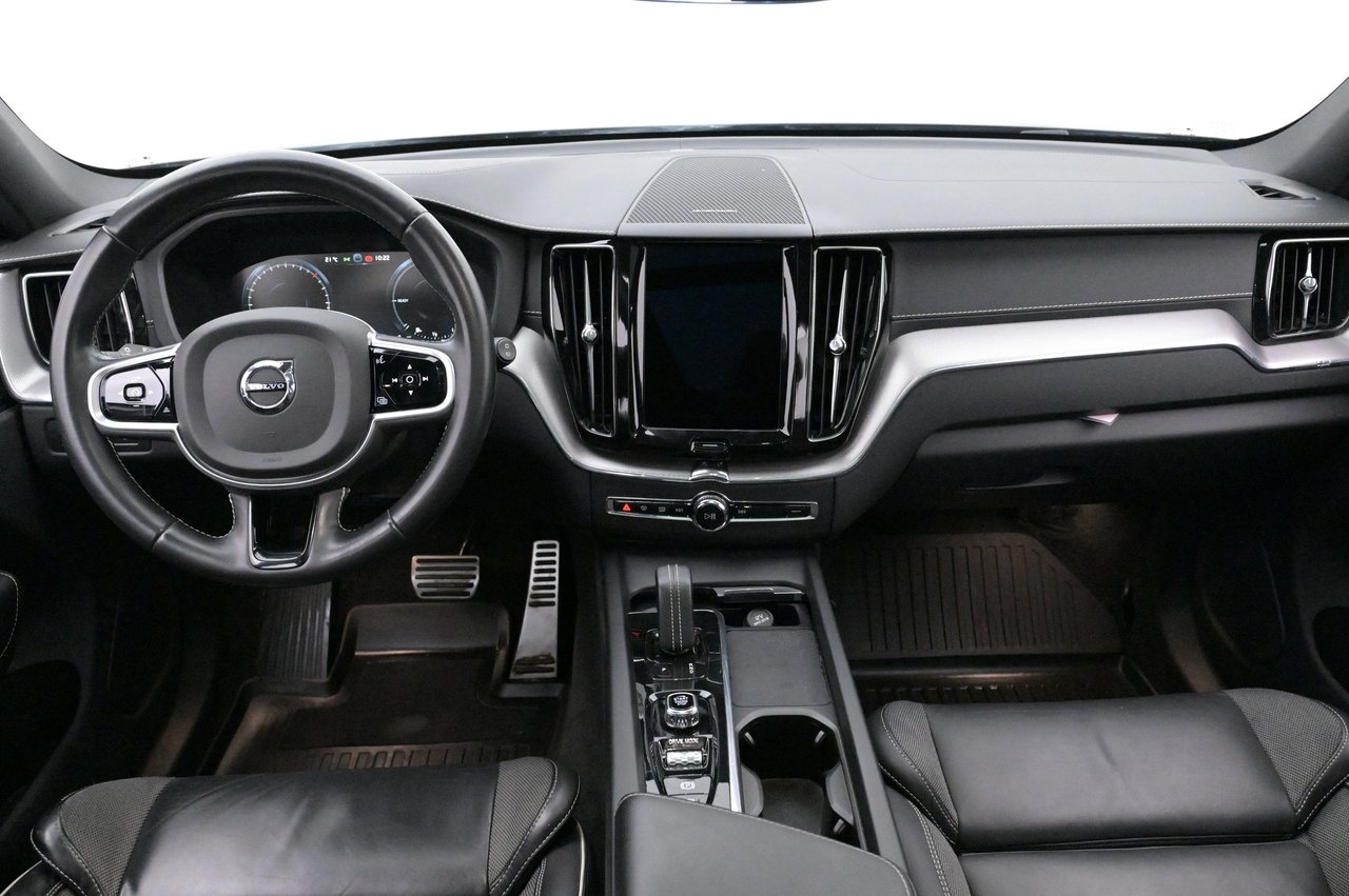 Volvo XC60 2021, photo 6/10