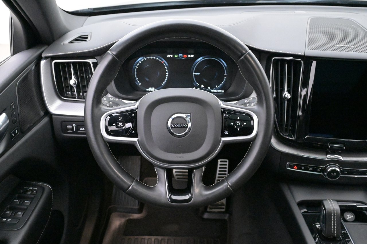 Volvo XC60 2021, photo 7/10