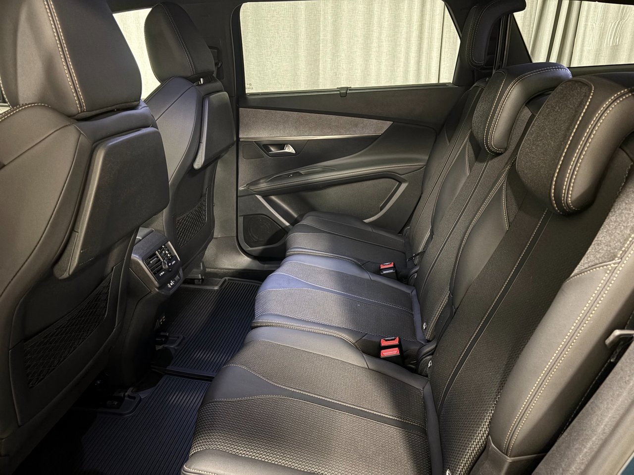 Peugeot 5008 GT PT 130 AUT8 7-sits Inkl 2023, kuva 6/10