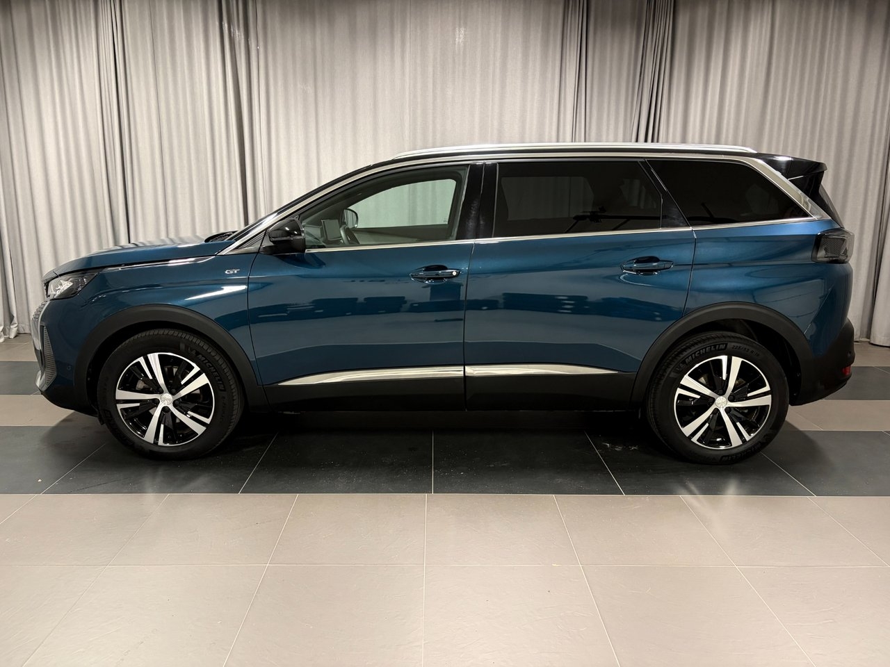 Peugeot 5008 GT PT 130 AUT8 7-sits Inkl 2023, kuva 2/10