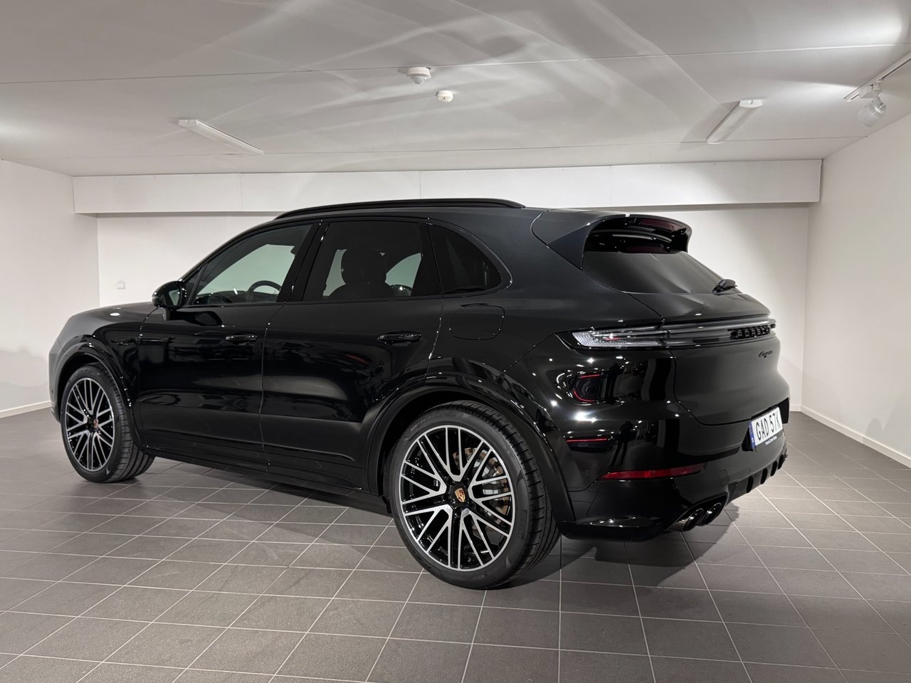 Porsche Cayenne E-Hybri Black Edition 2027, kuva 2/10