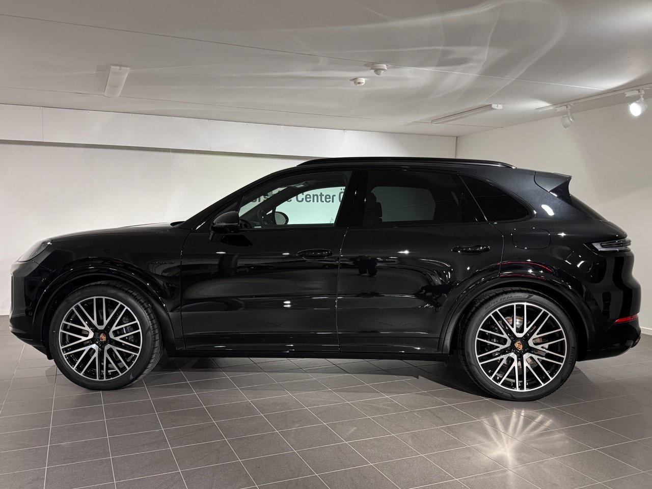 Porsche Cayenne E-Hybri Black Edition 2027, kuva 4/10