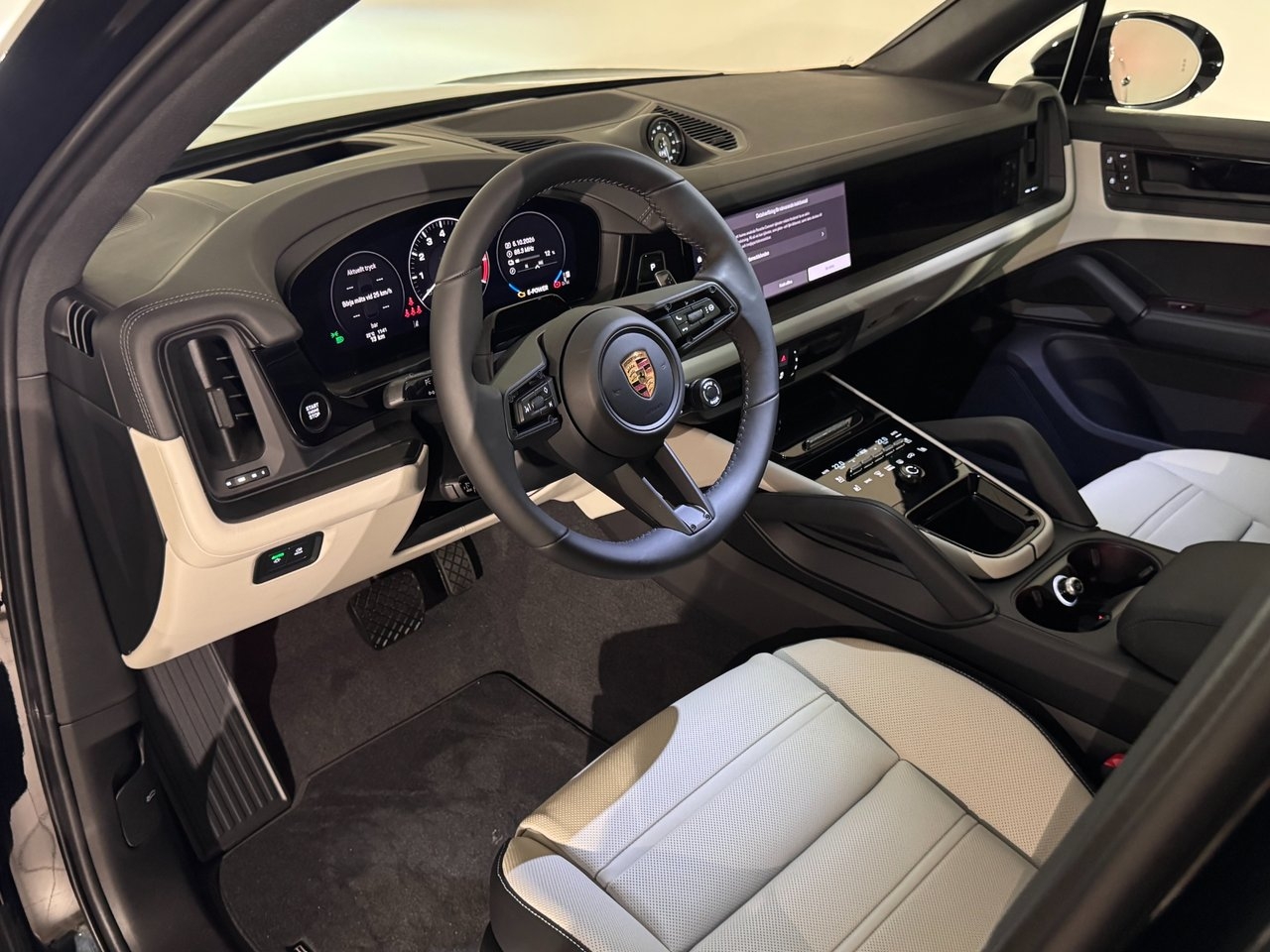Porsche Cayenne E-Hybri Black Edition 2027, kuva 7/10