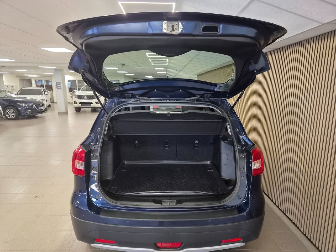Suzuki S-Cross 2018, photo 6/10